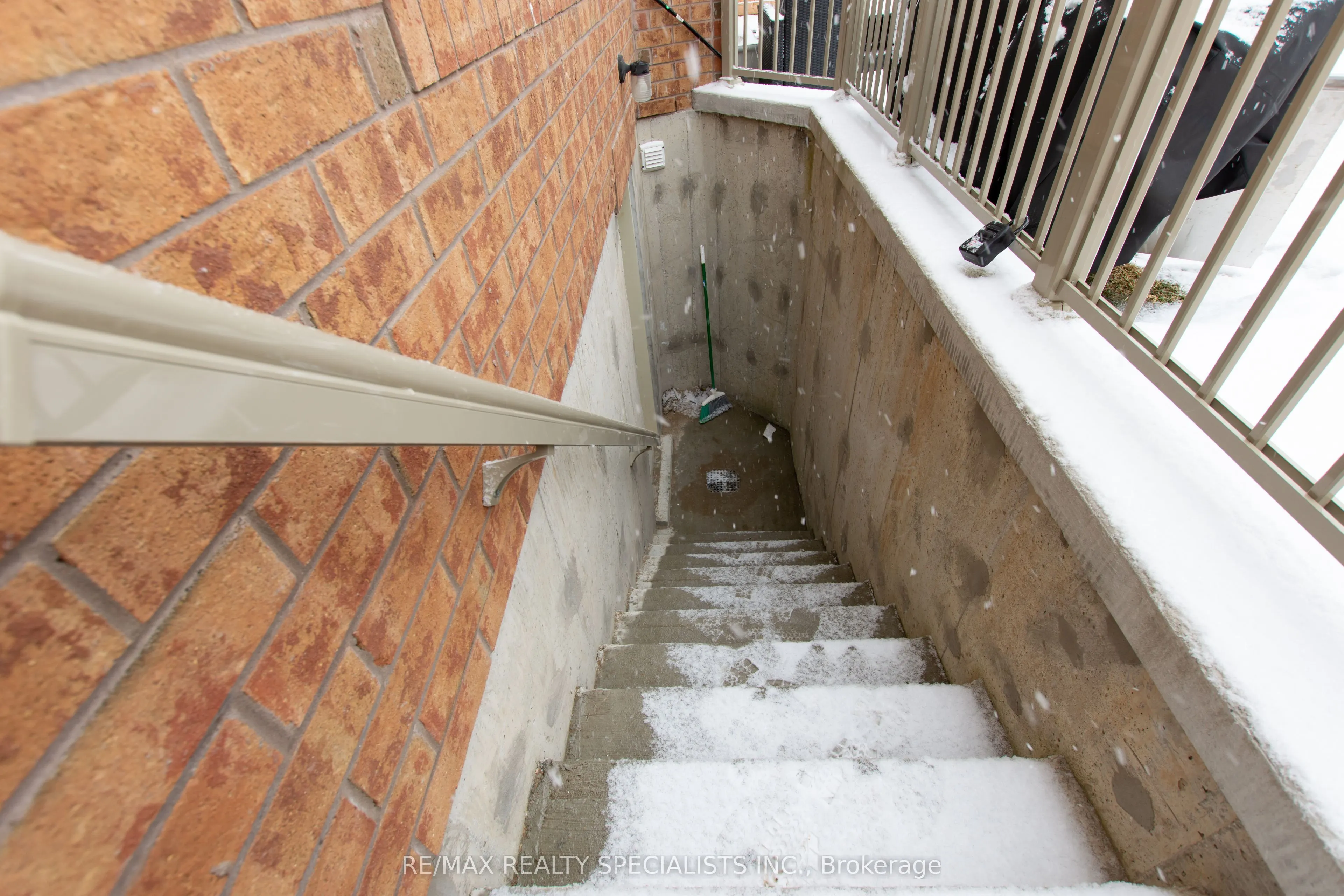 1563 Doran Crescent #Bsmt