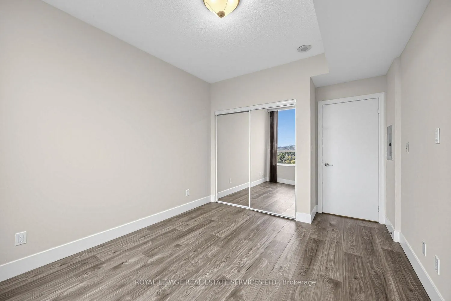 1359 Rathburn Road E #1704