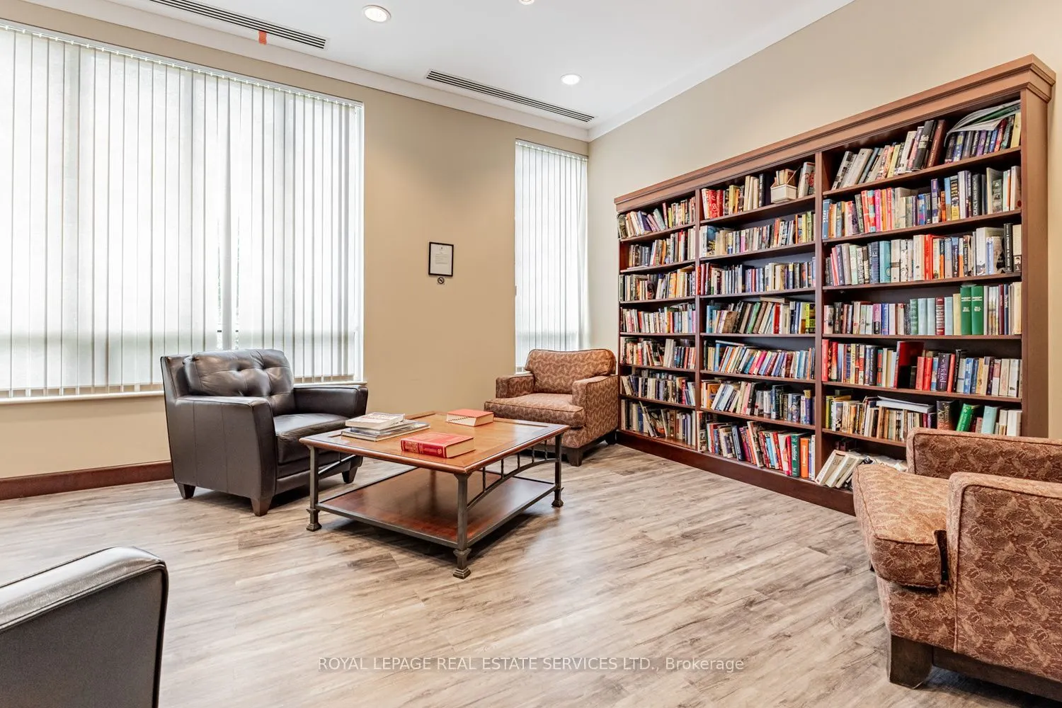 1359 Rathburn Road E #1704