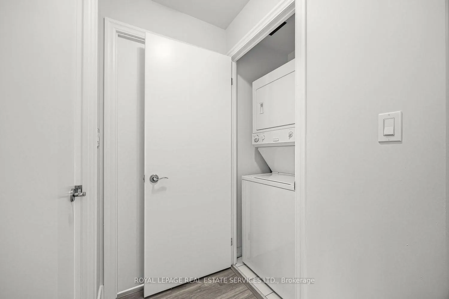 1359 Rathburn Road E #1704