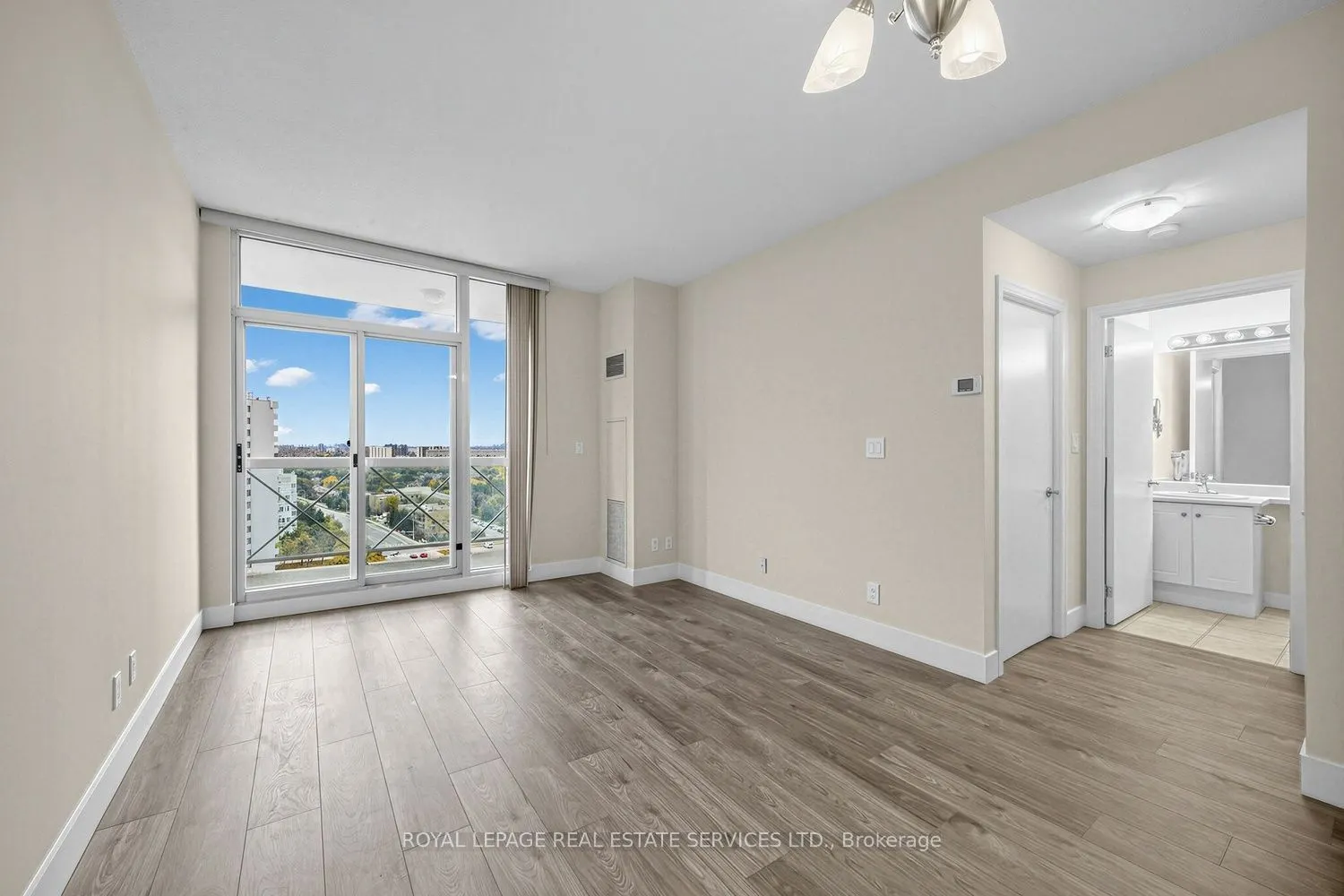 1359 Rathburn Road E #1704