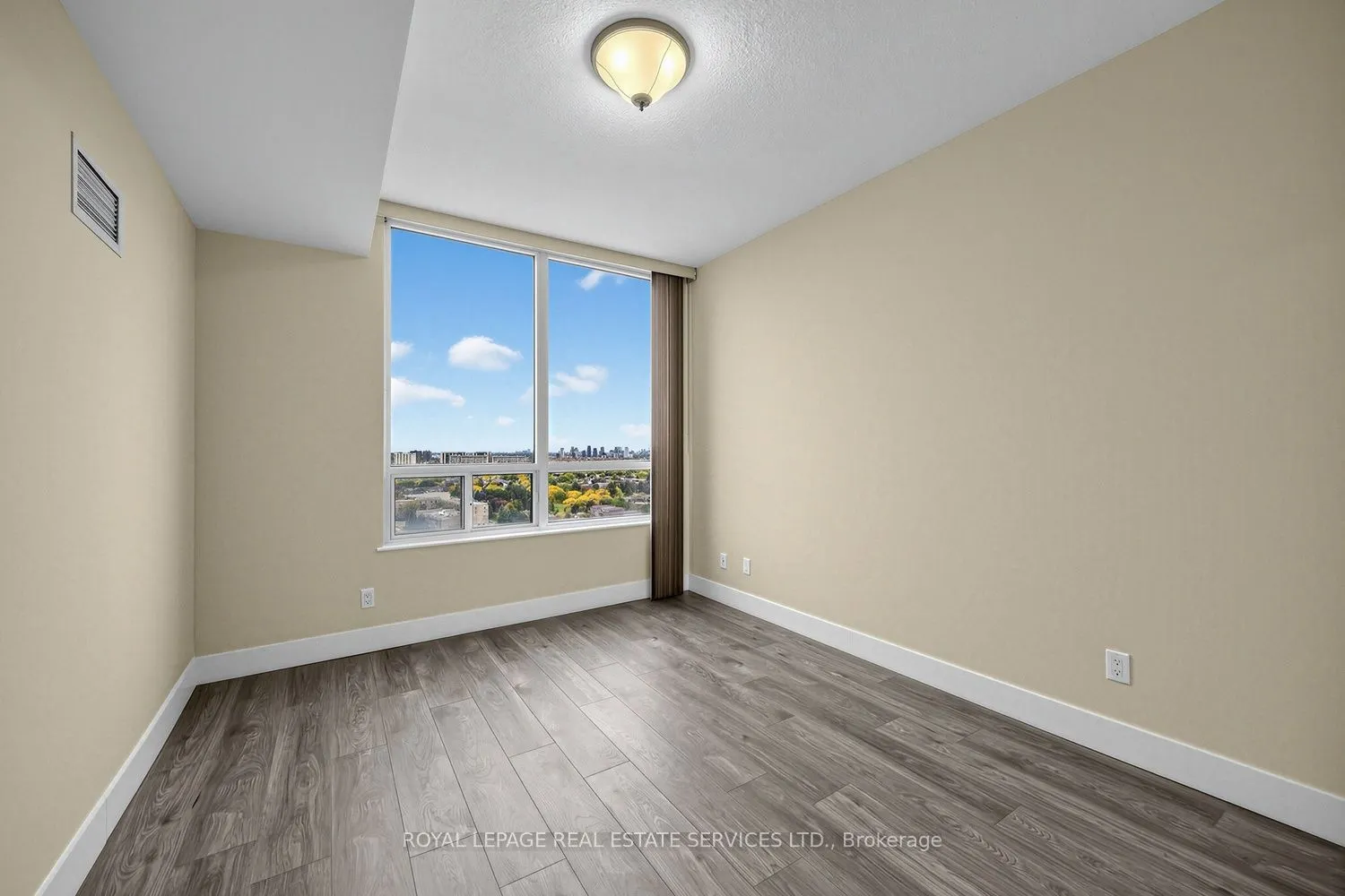 1359 Rathburn Road E #1704