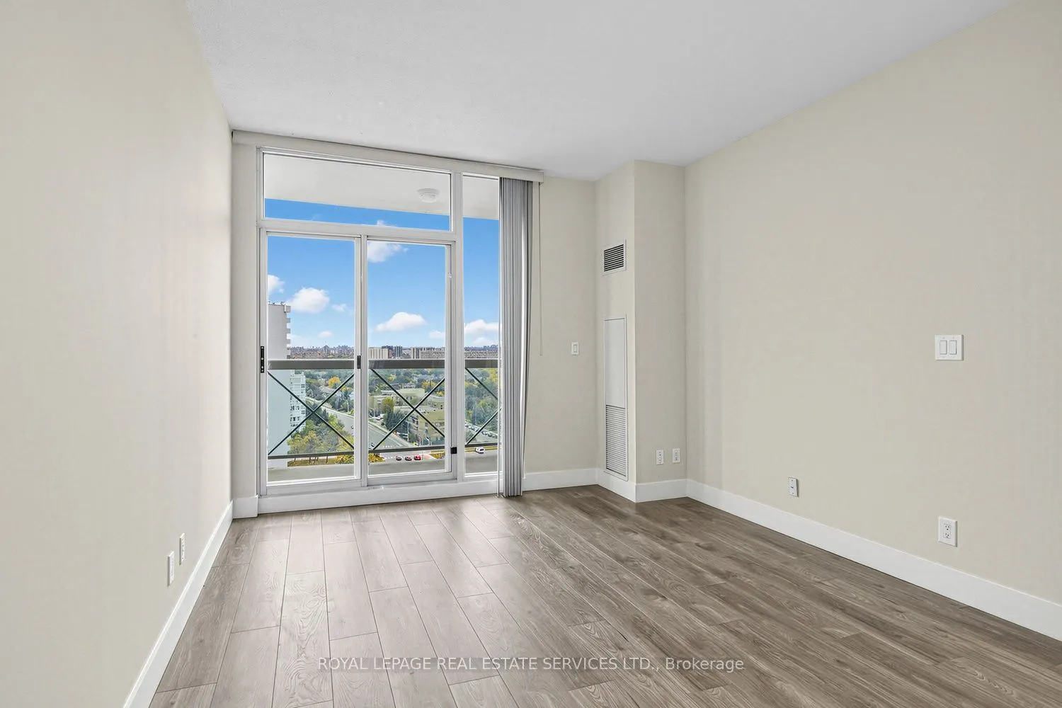 1359 Rathburn Road E #1704
