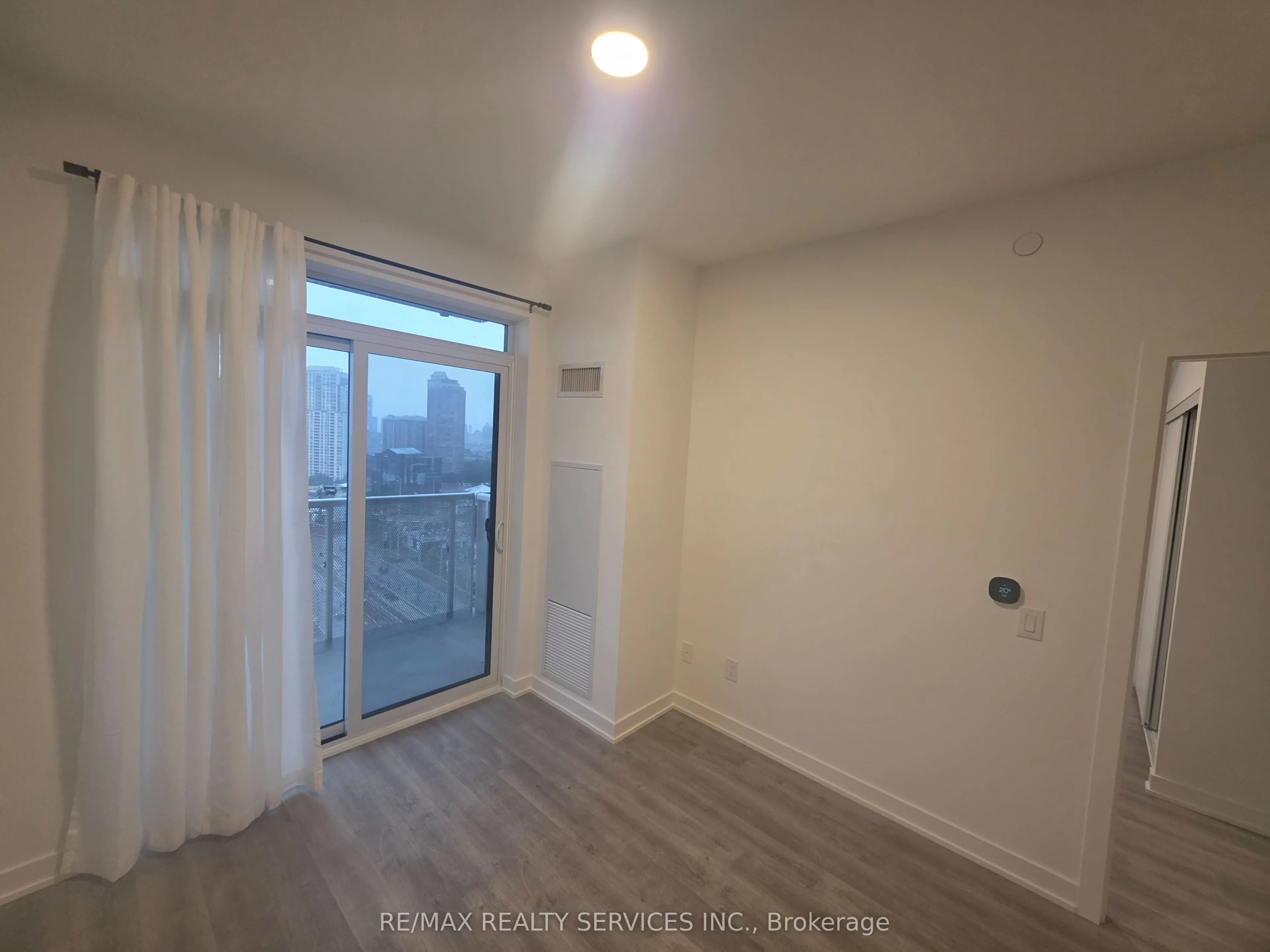 5105 Hurontario Street #1504