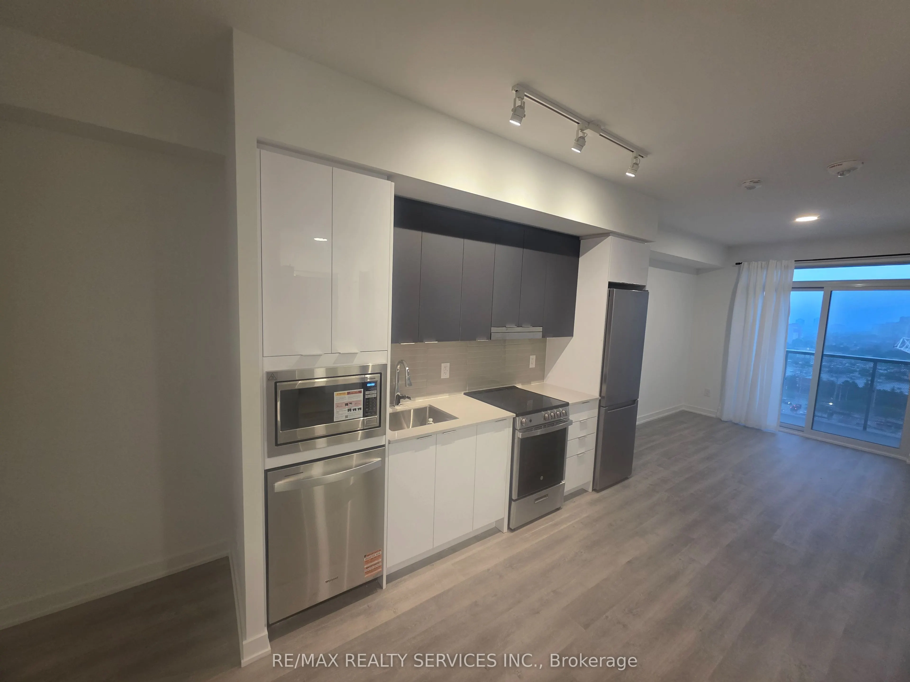 5105 Hurontario Street #1504