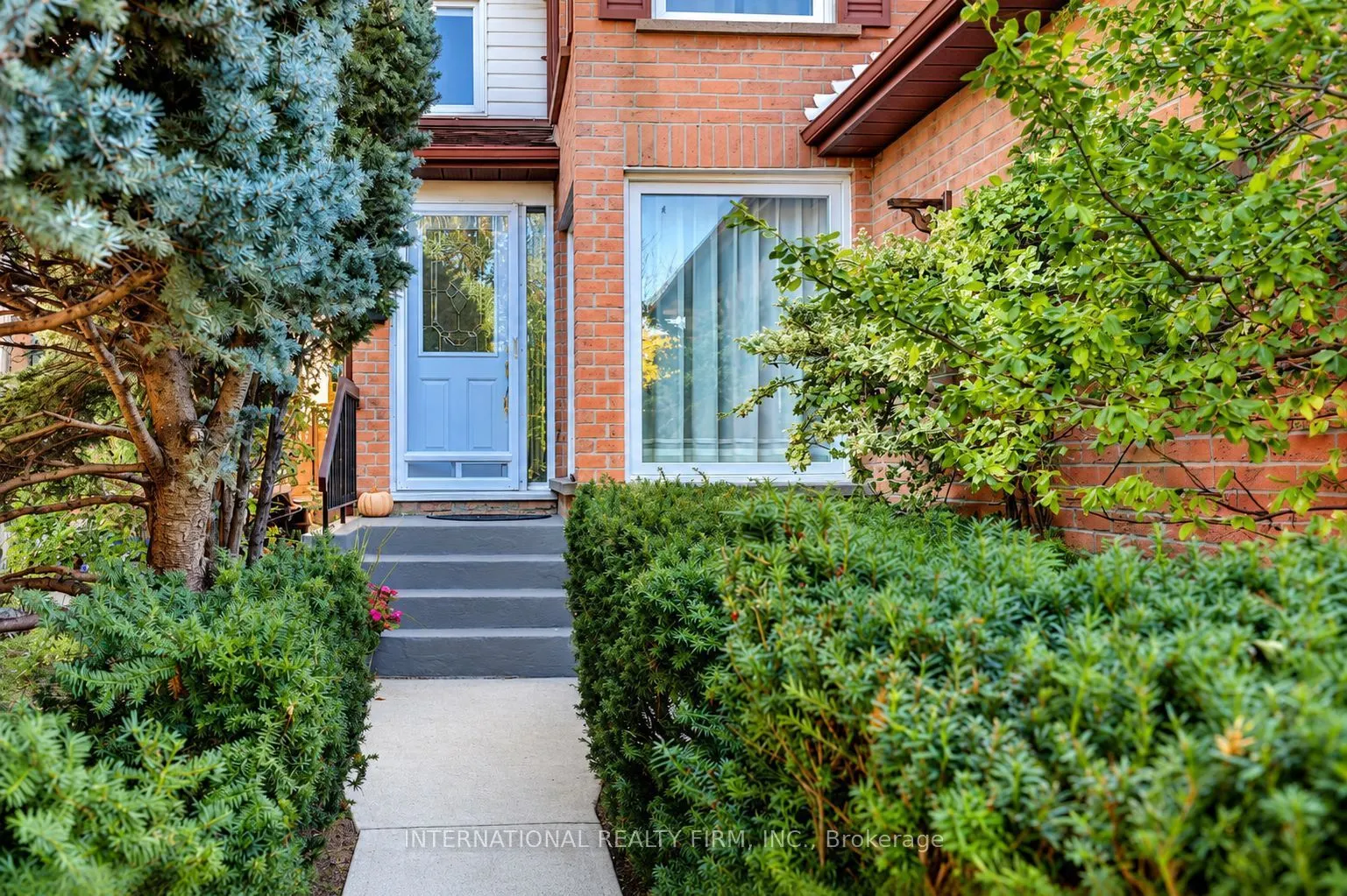 297 Kingsbridge Garden
