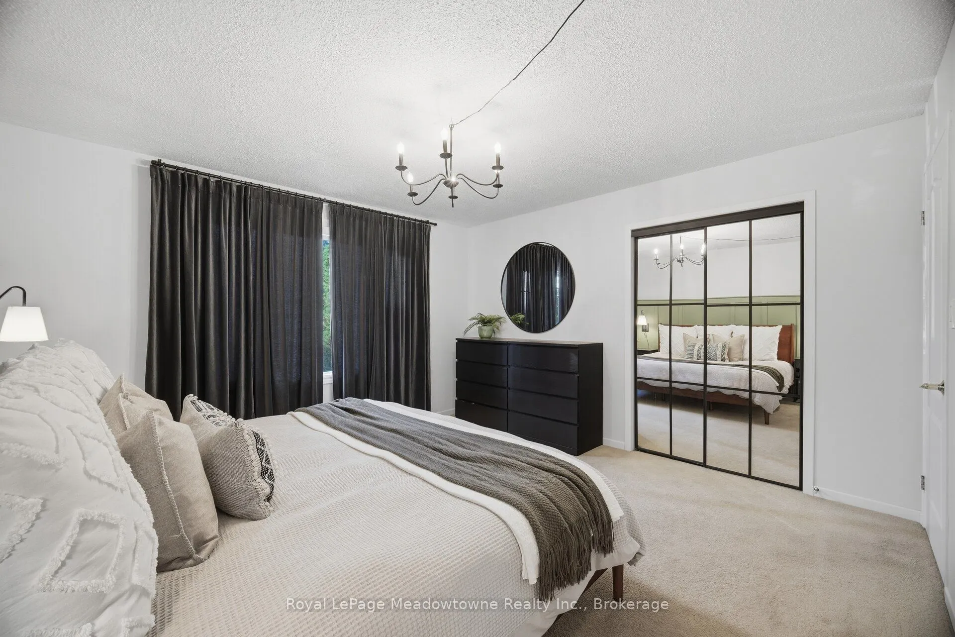 322 Kingsway Place