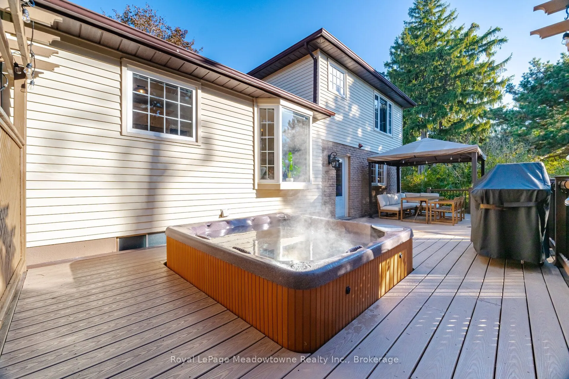 322 Kingsway Place