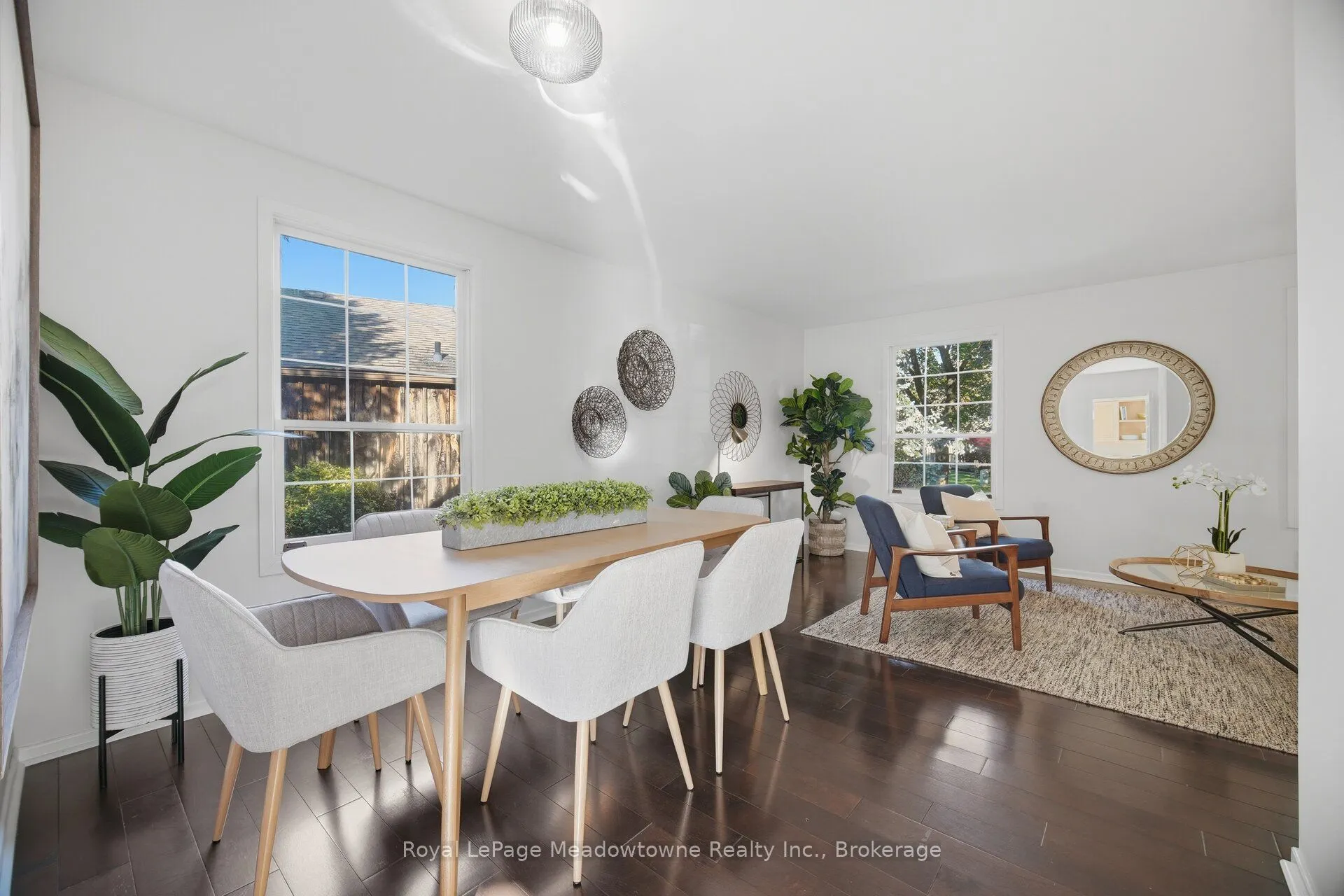 322 Kingsway Place