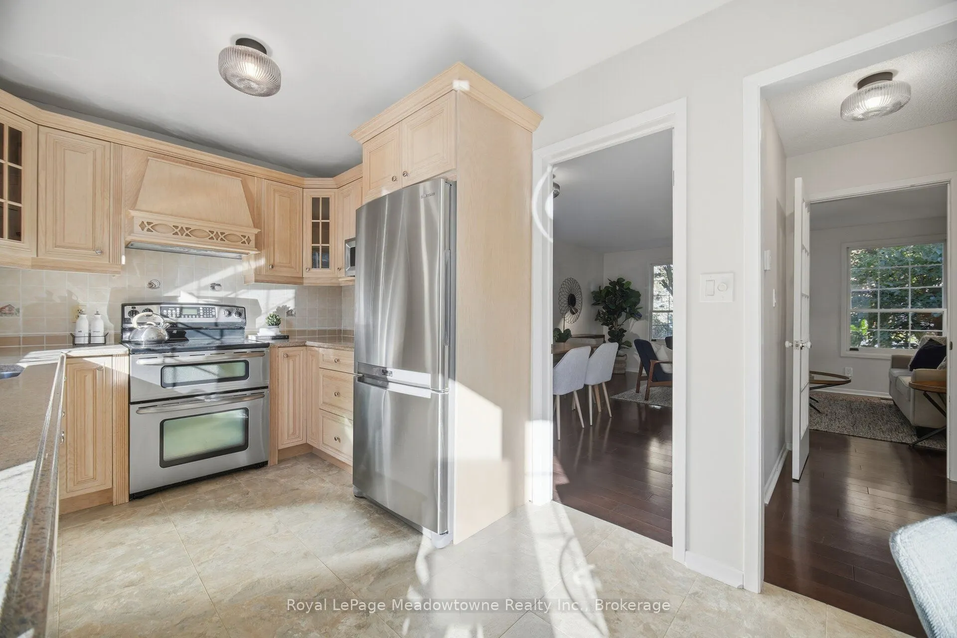 322 Kingsway Place