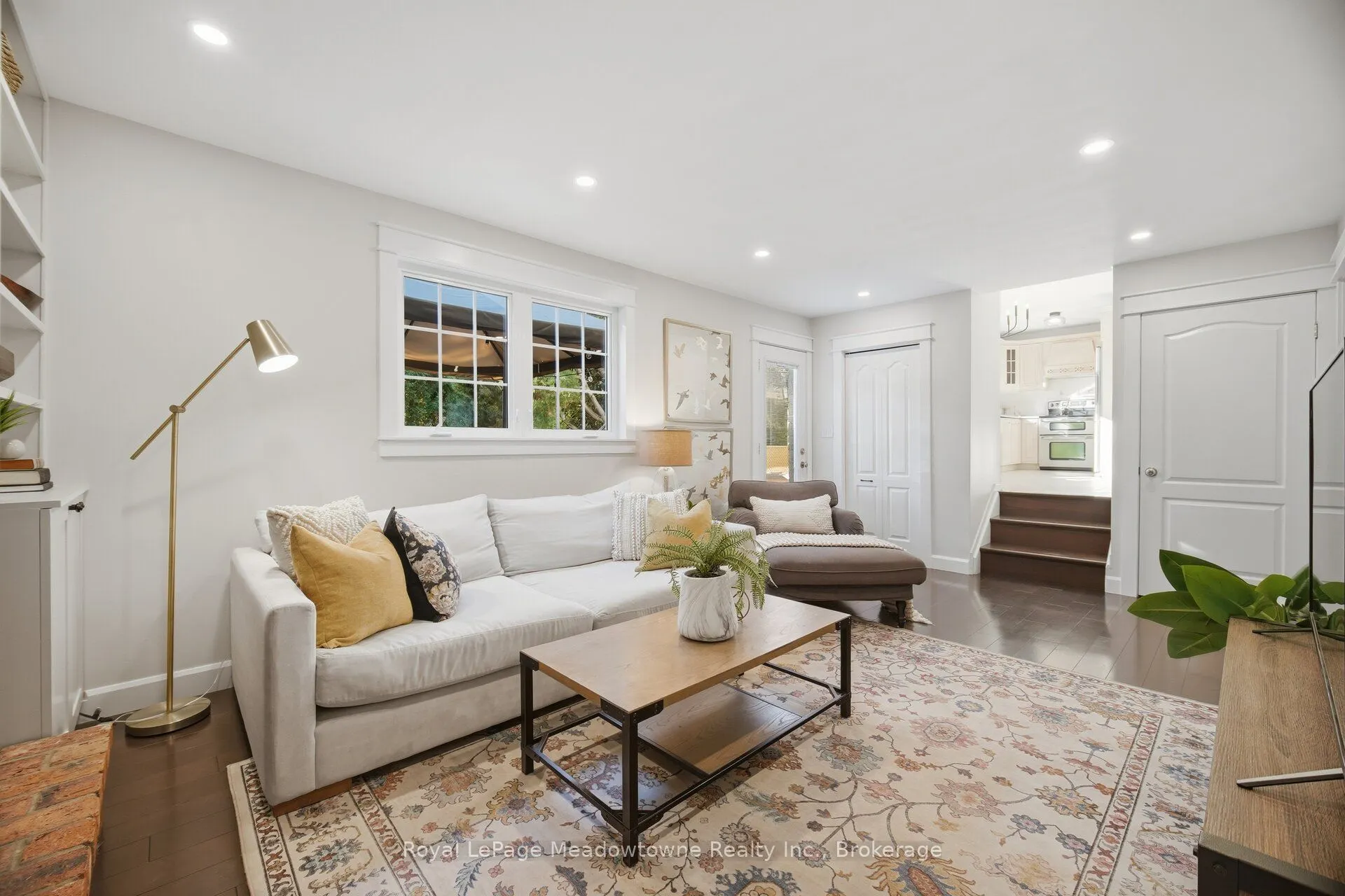 322 Kingsway Place