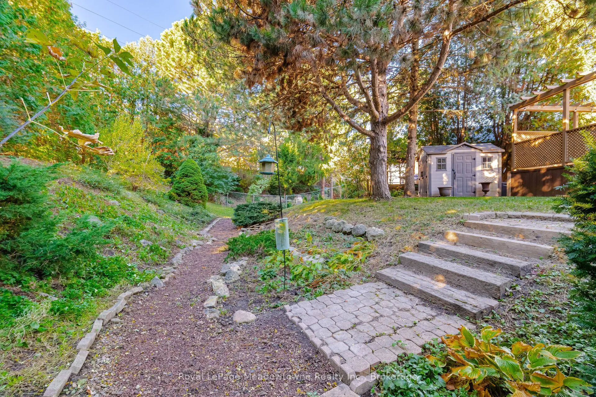 322 Kingsway Place