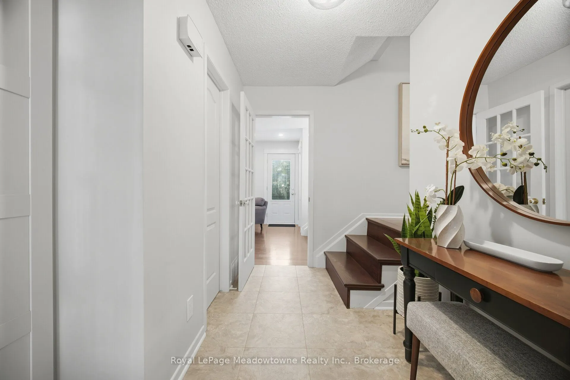 322 Kingsway Place