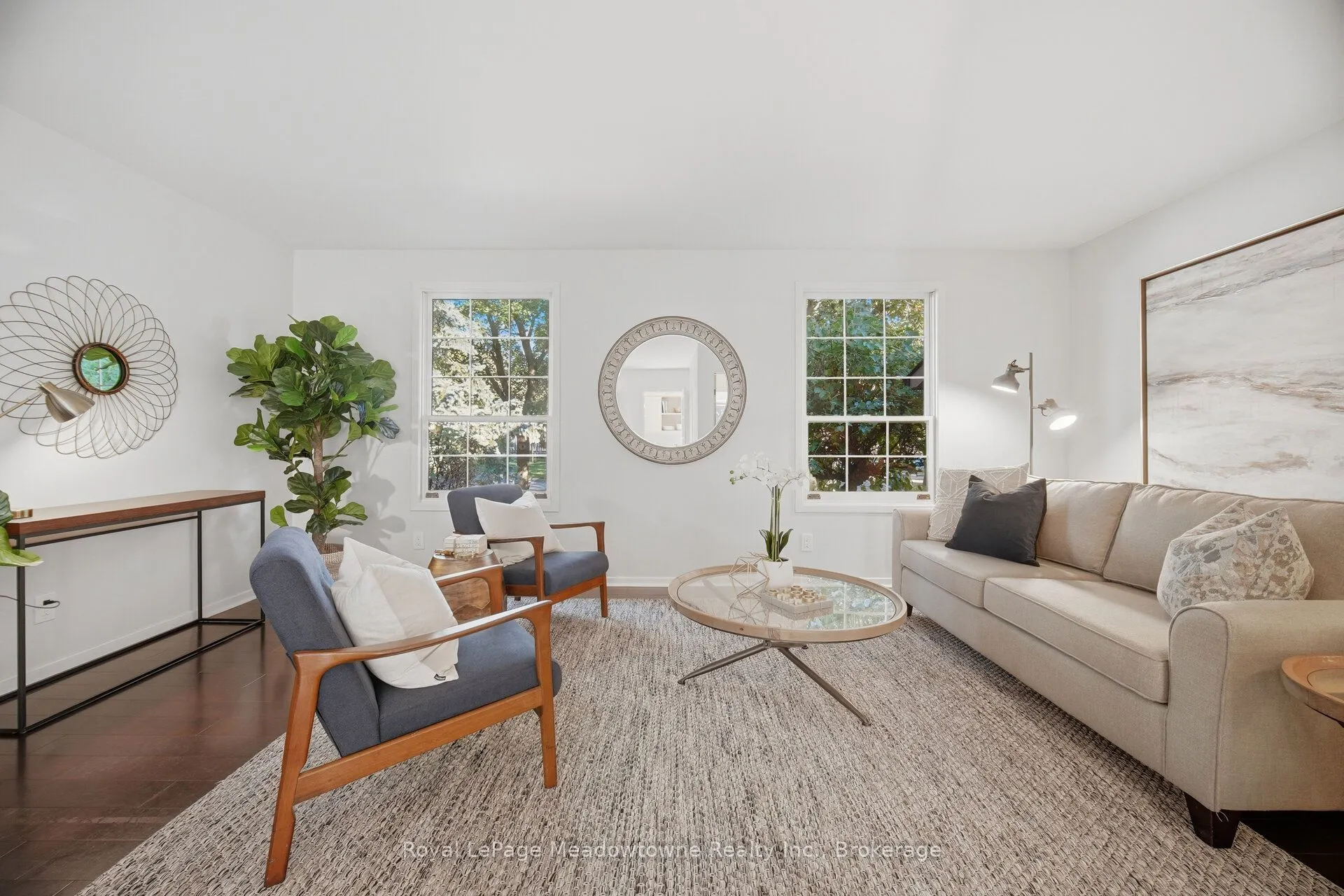 322 Kingsway Place