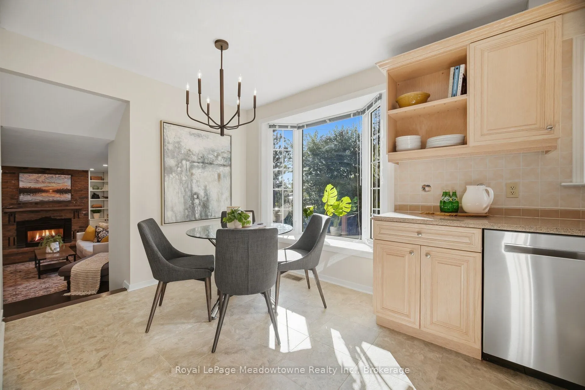322 Kingsway Place