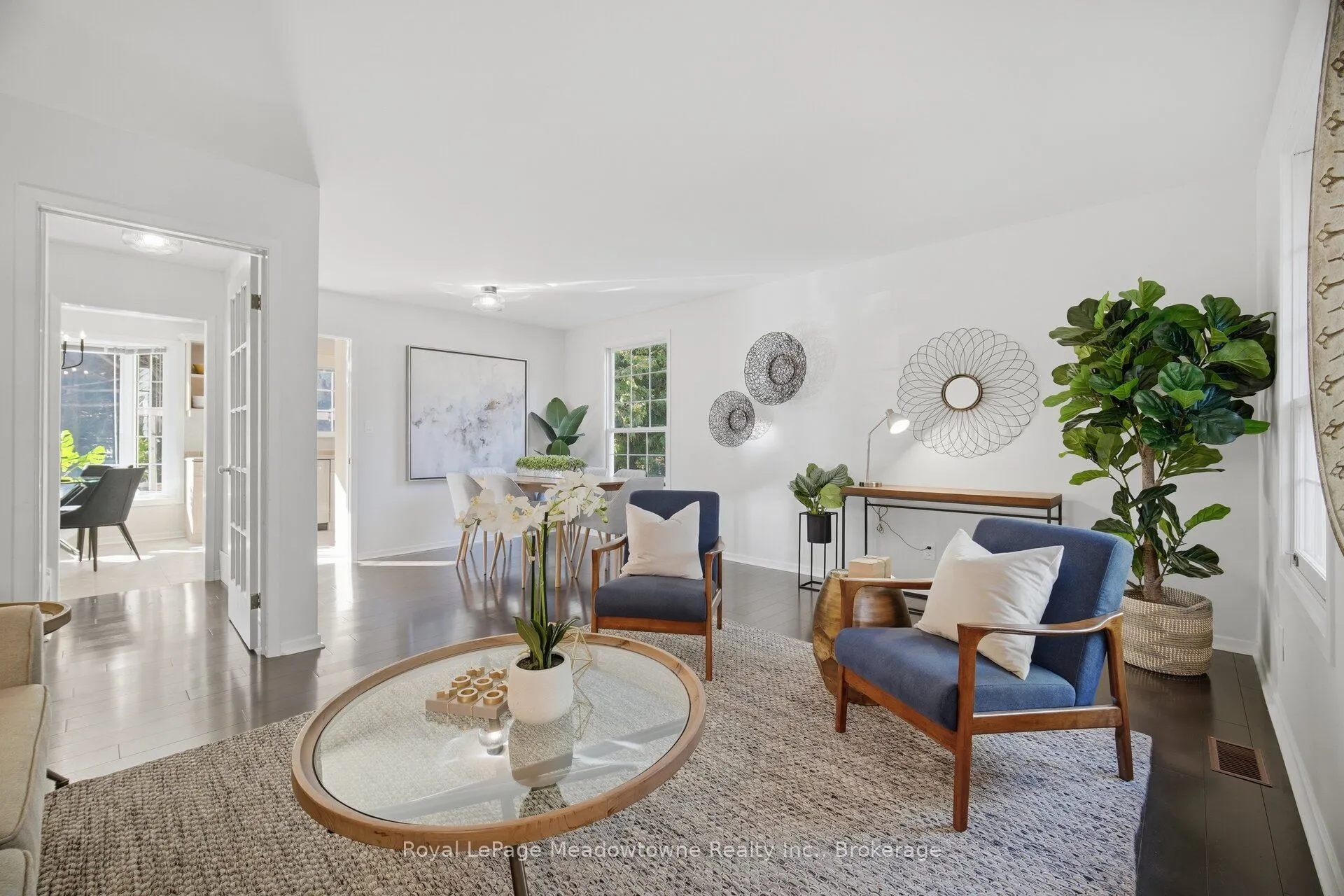 322 Kingsway Place