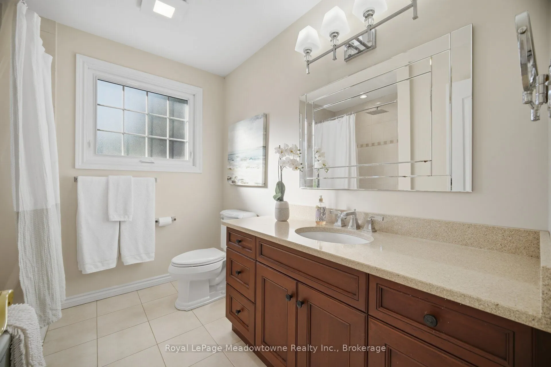 322 Kingsway Place