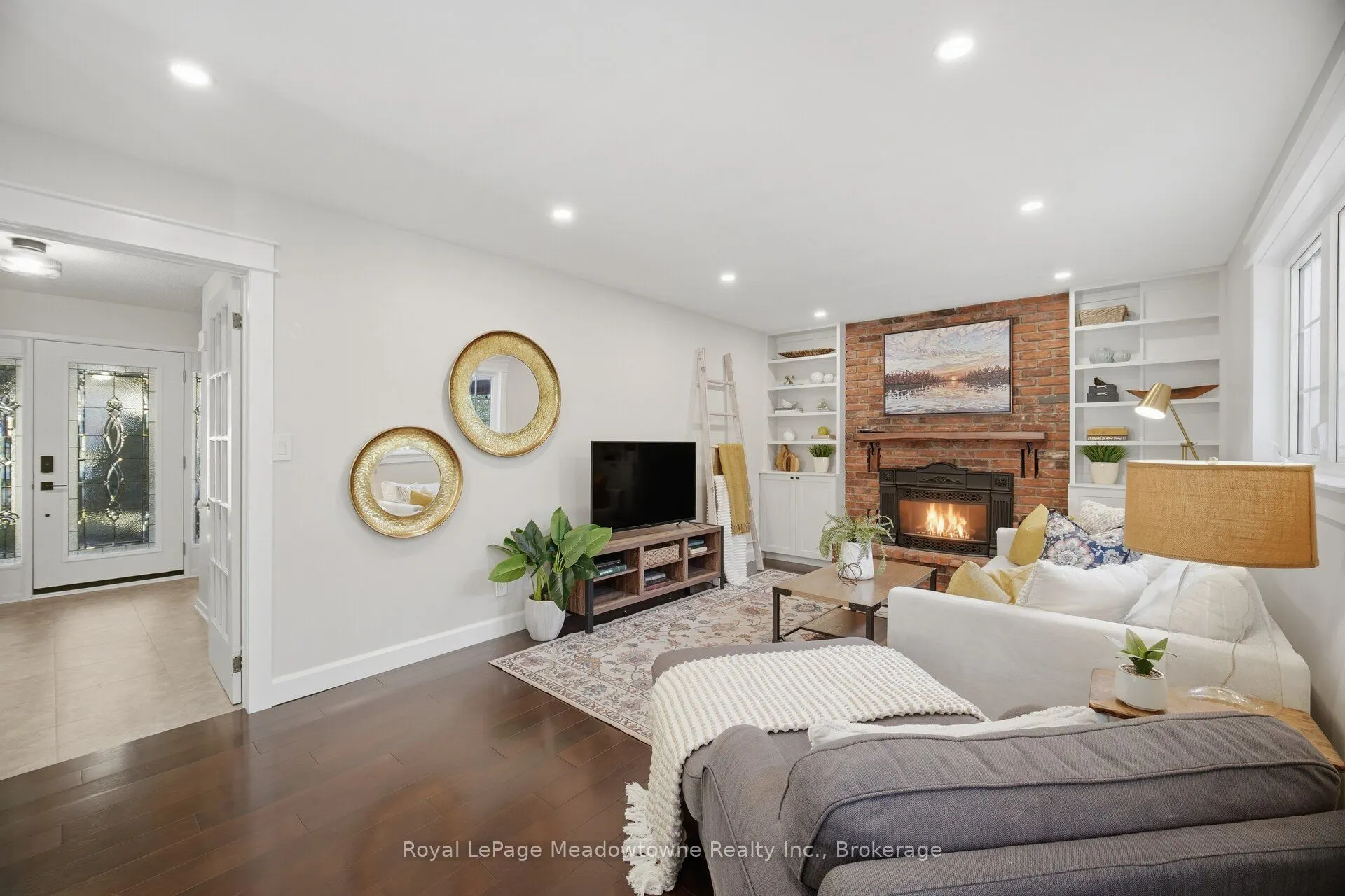 322 Kingsway Place