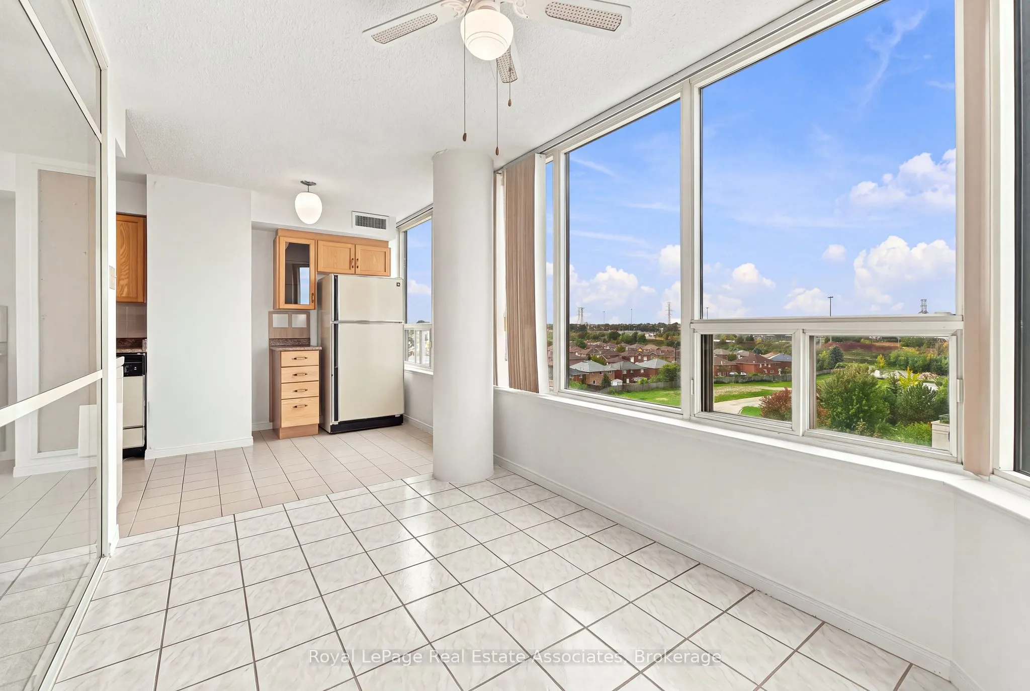 350 Rathburn Road W #808