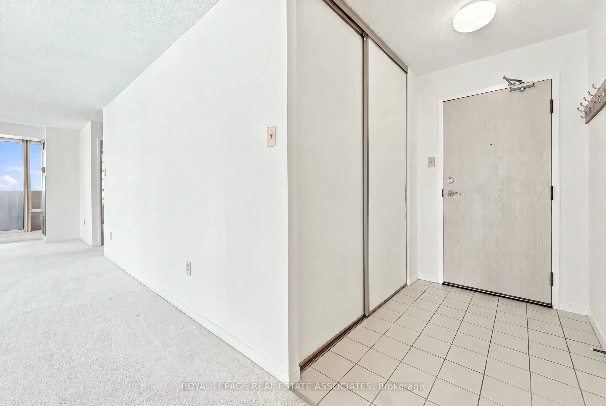 350 Rathburn Road W #808