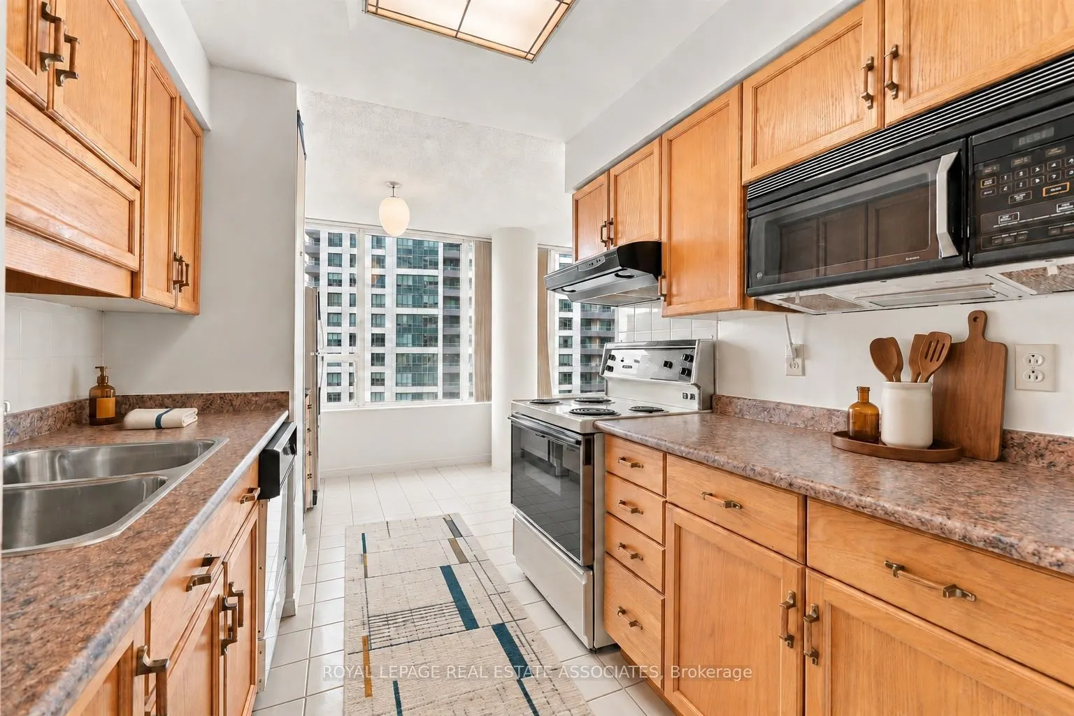 350 Rathburn Road W #808