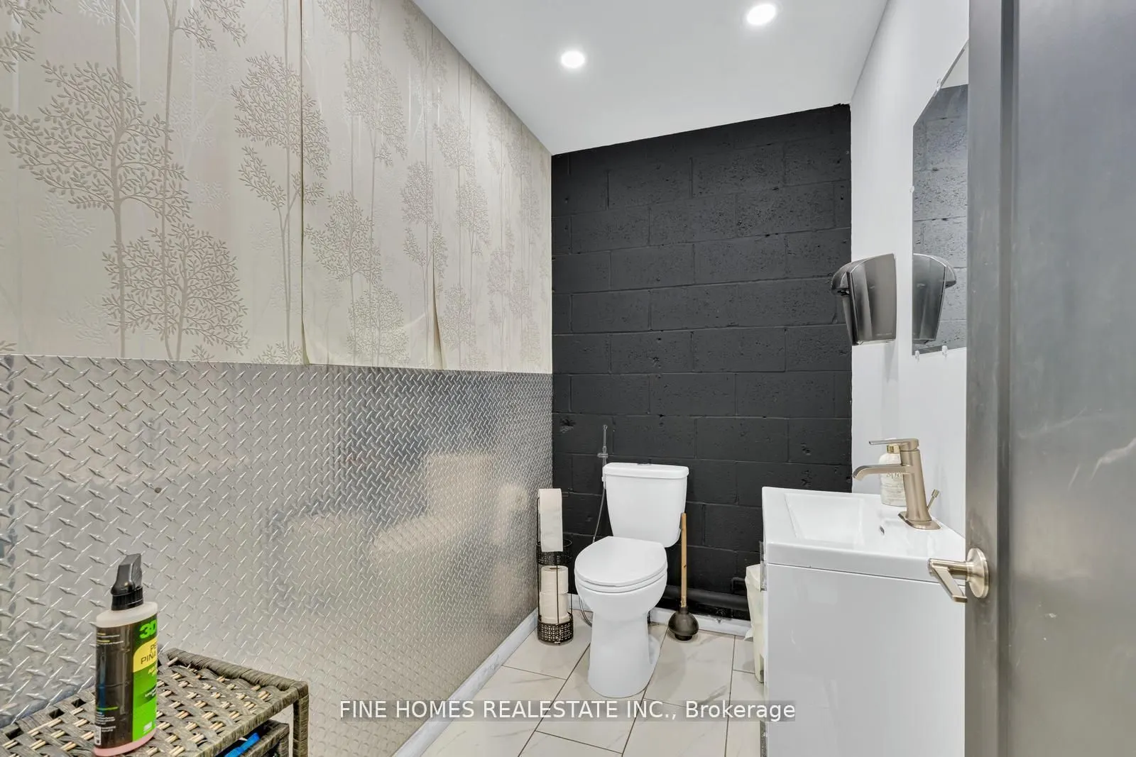 73 Alness Street #8