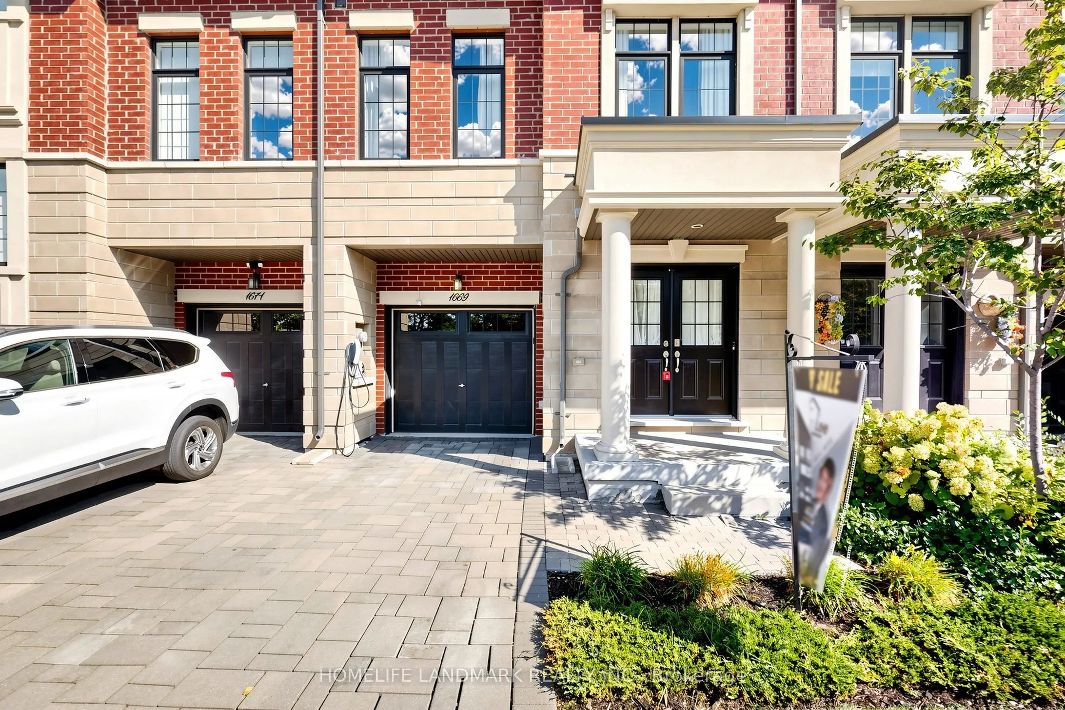 1669 Vellore Crescent