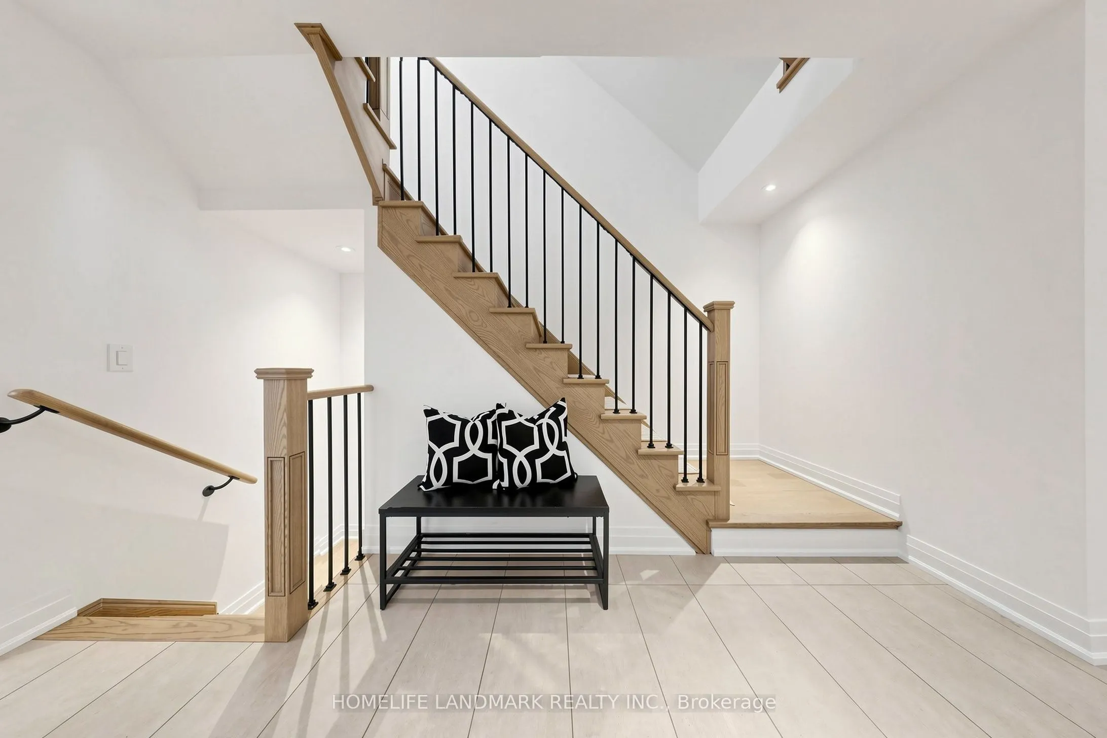 1669 Vellore Crescent