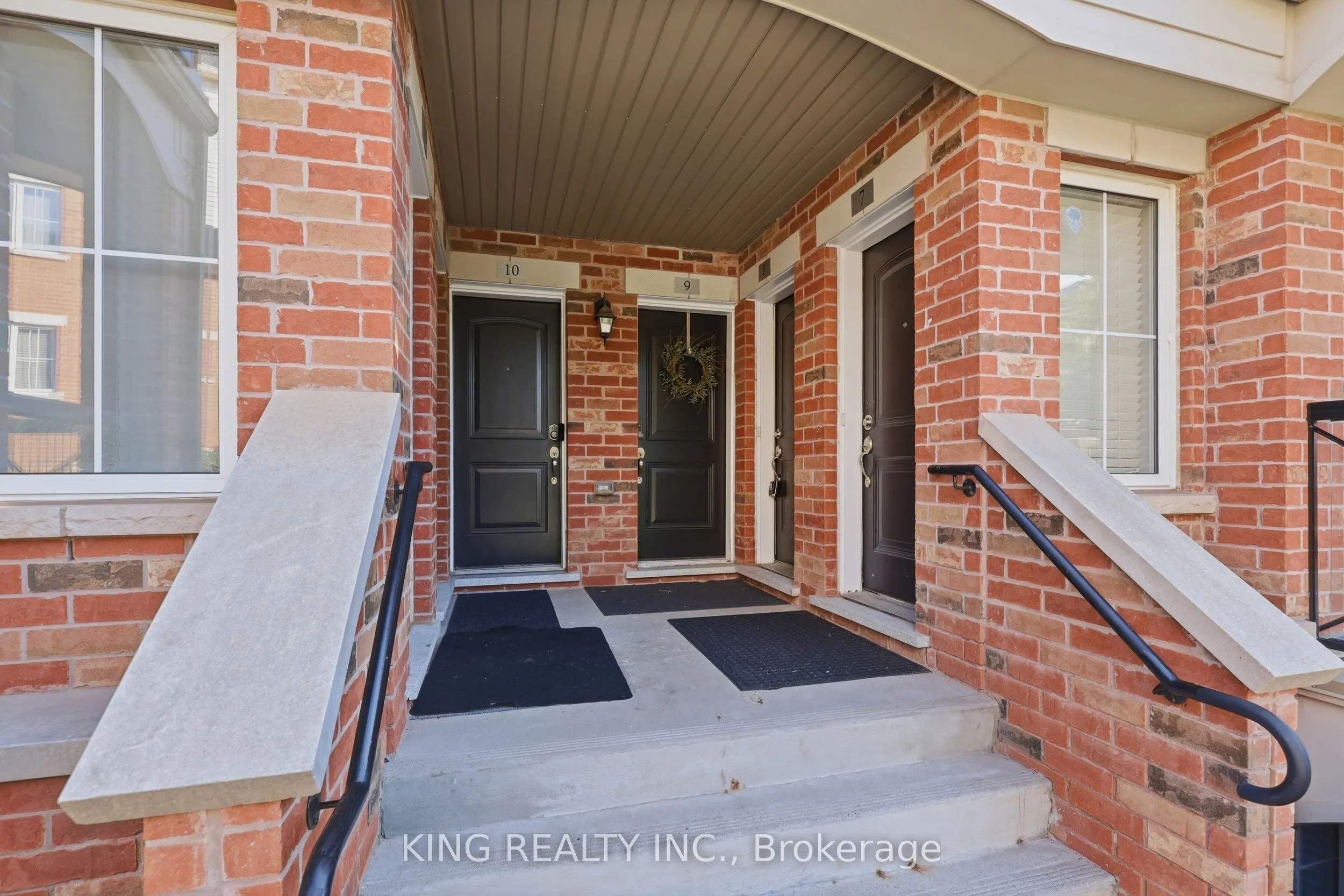 35 Hays Boulevard #8