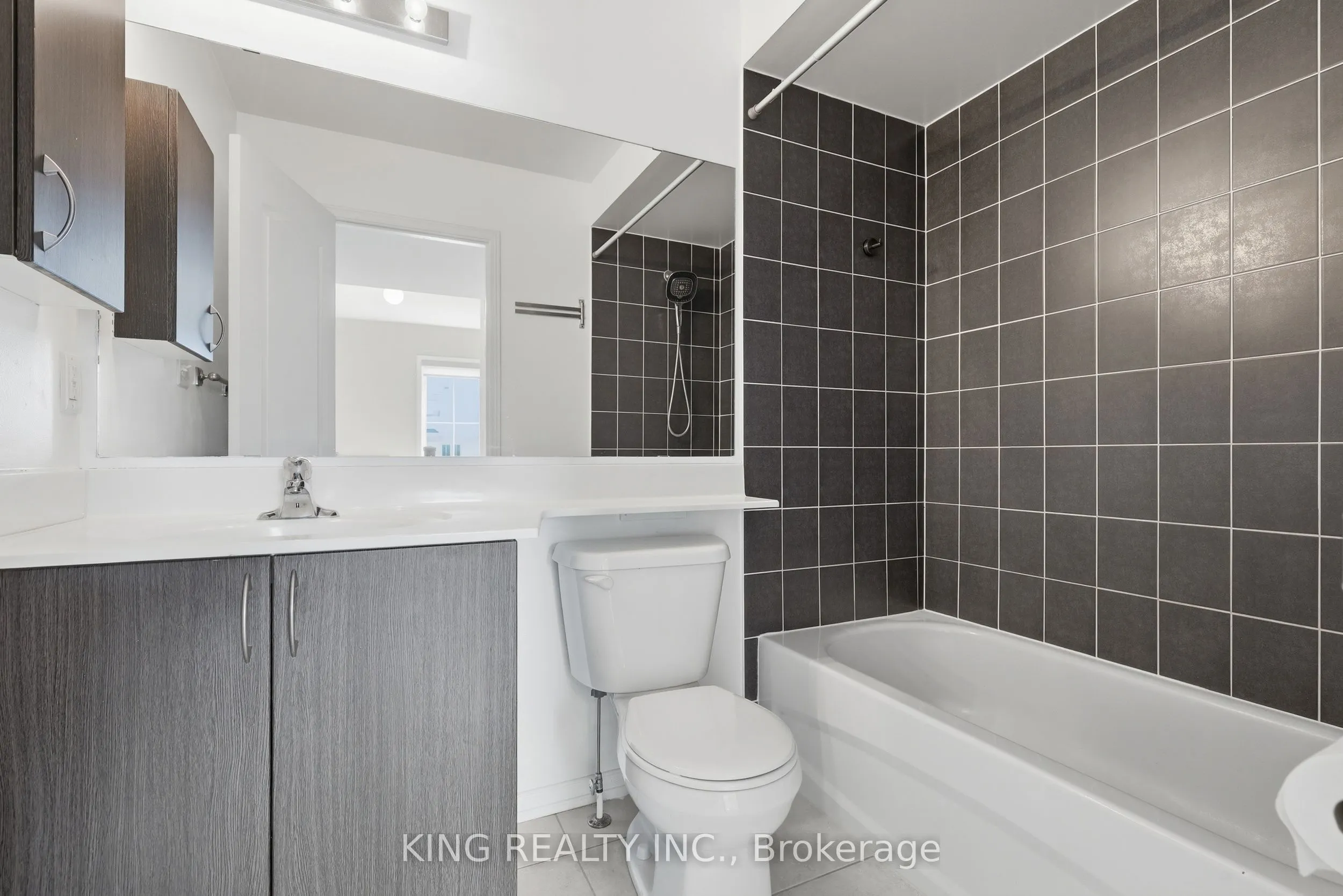 35 Hays Boulevard #8