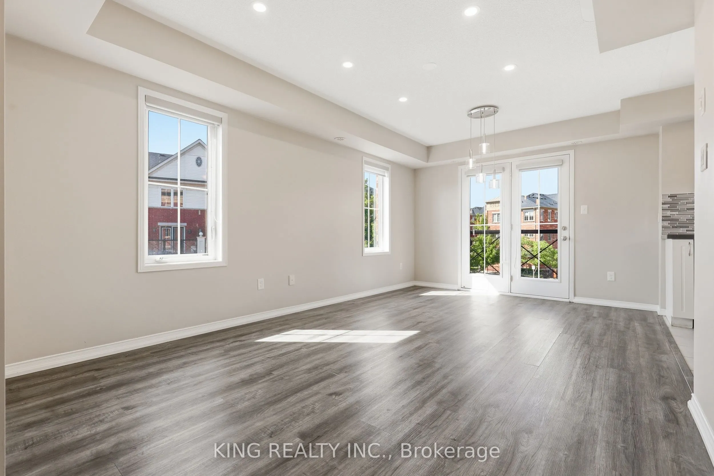 35 Hays Boulevard #8