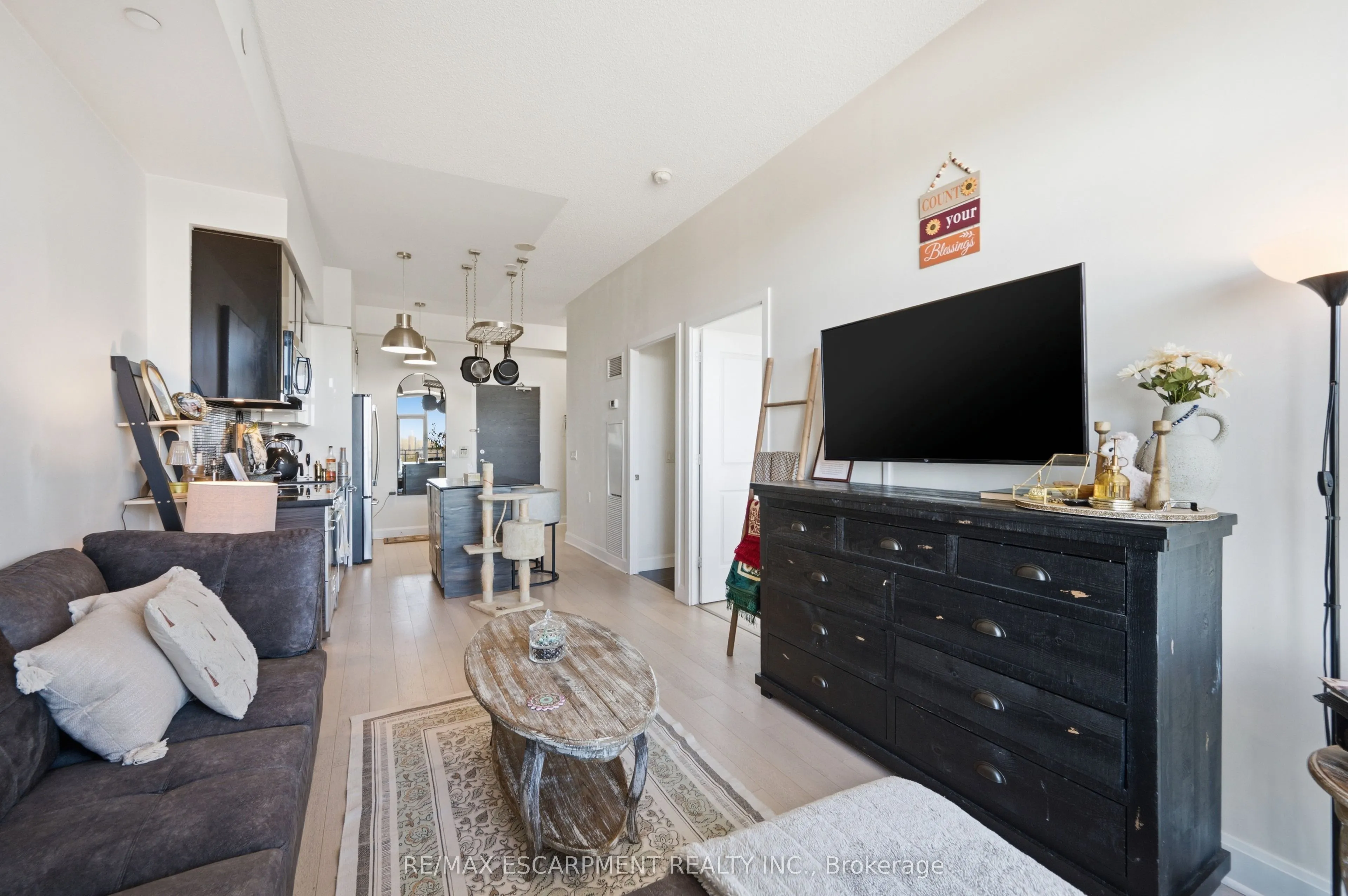 33 Shore Breeze Drive #3703