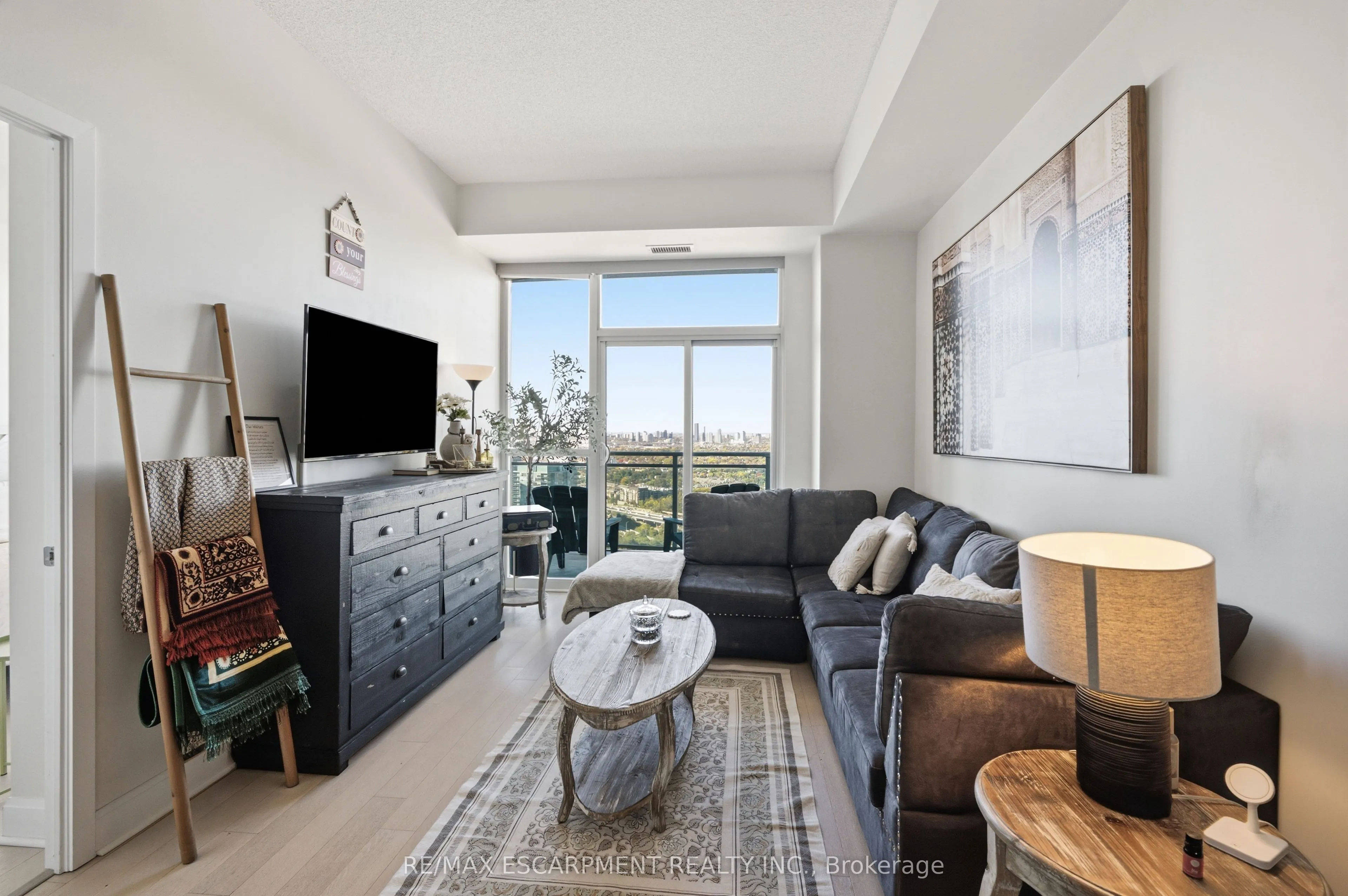 33 Shore Breeze Drive #3703