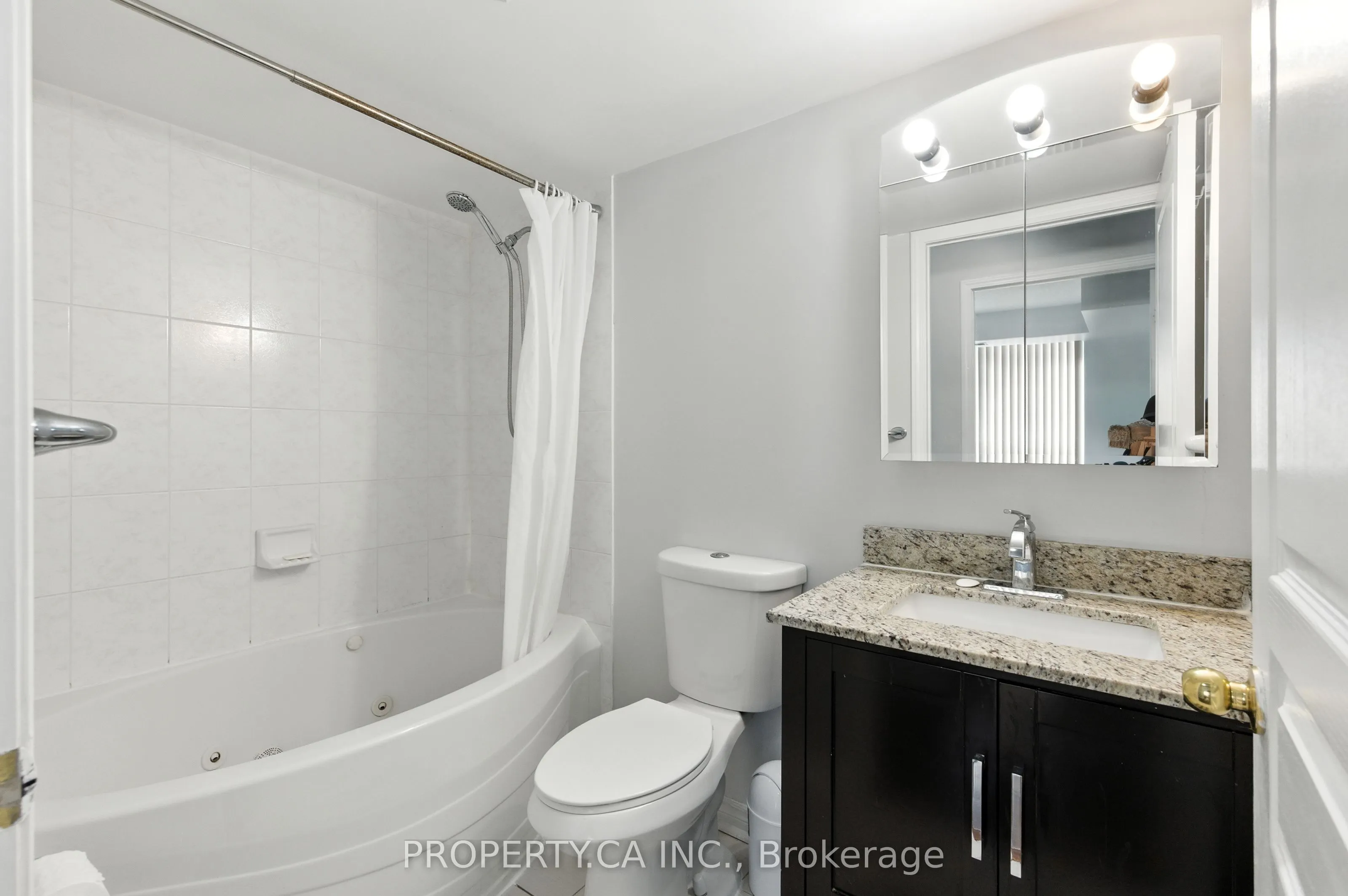 2585 Erin Centre Boulevard #607