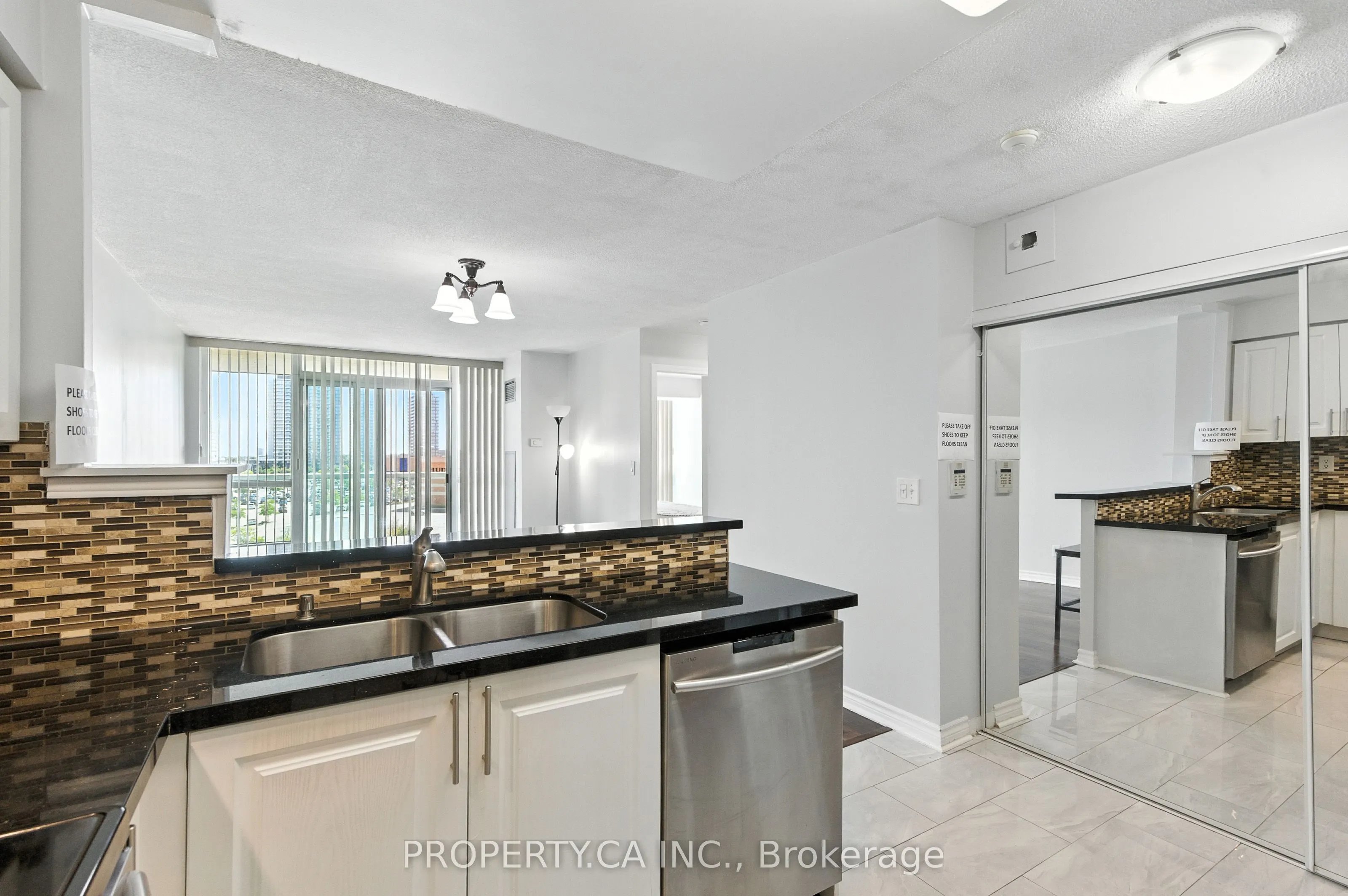 2585 Erin Centre Boulevard #607