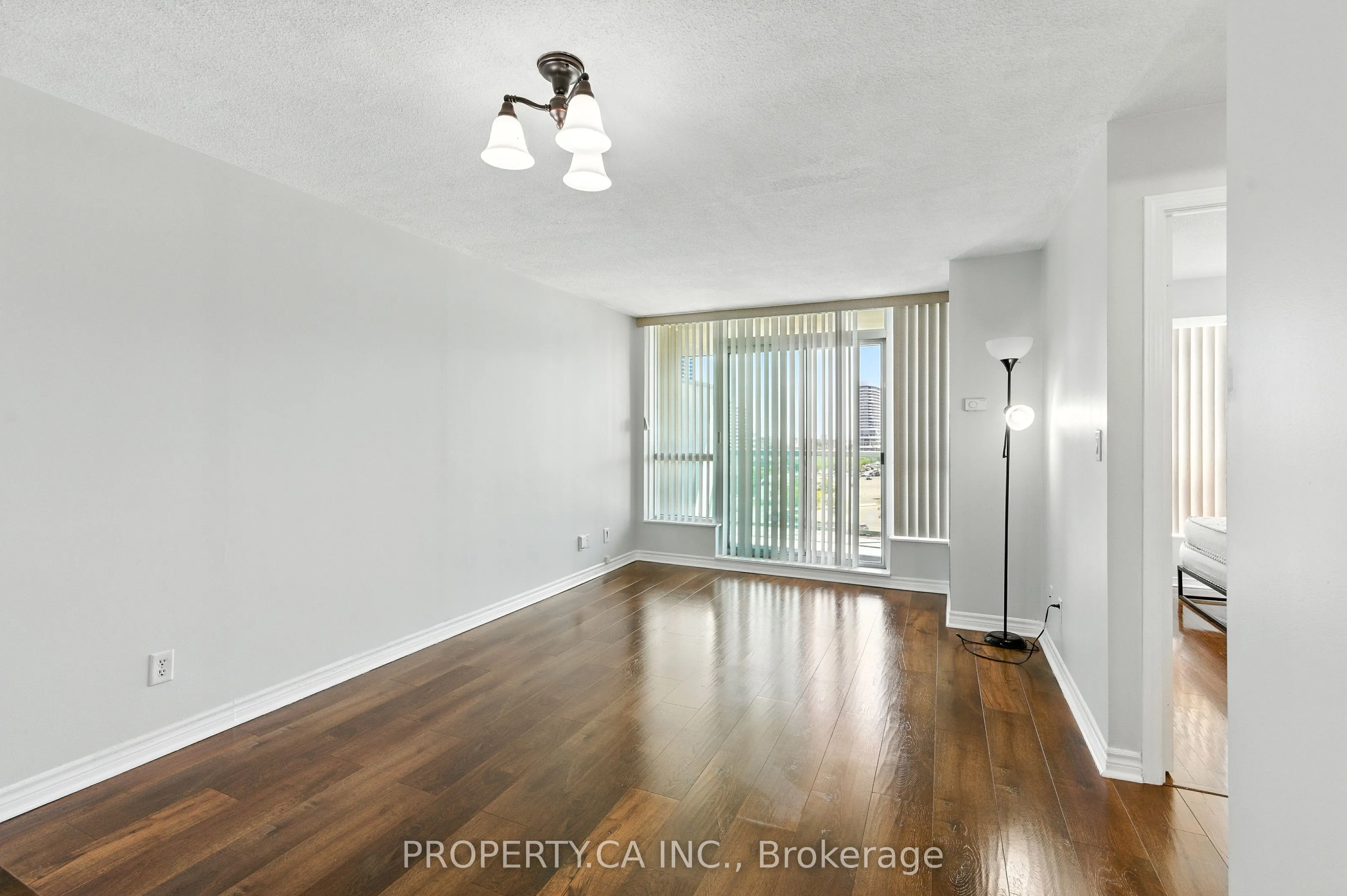 2585 Erin Centre Boulevard #607