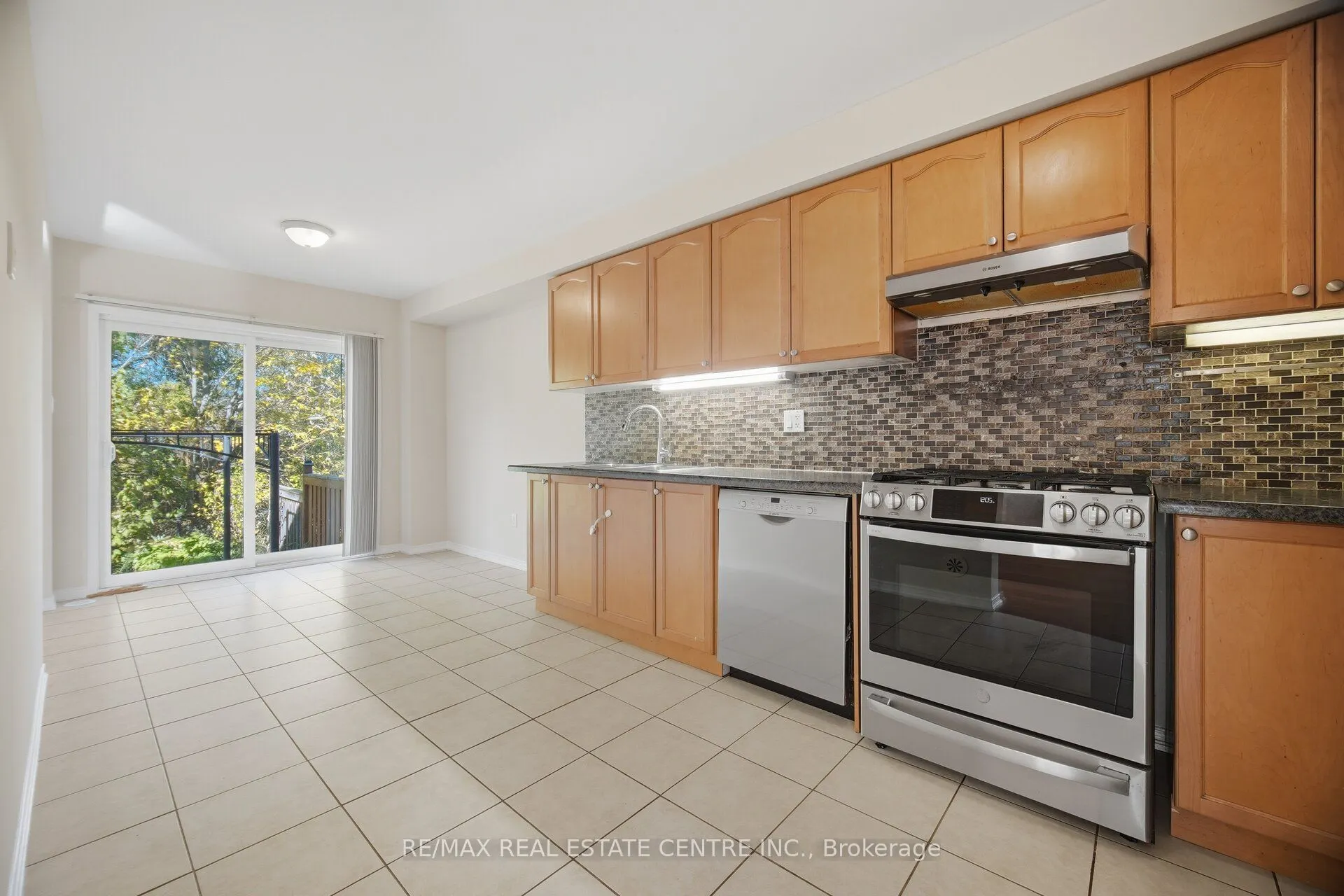 1323 MENEFY Place