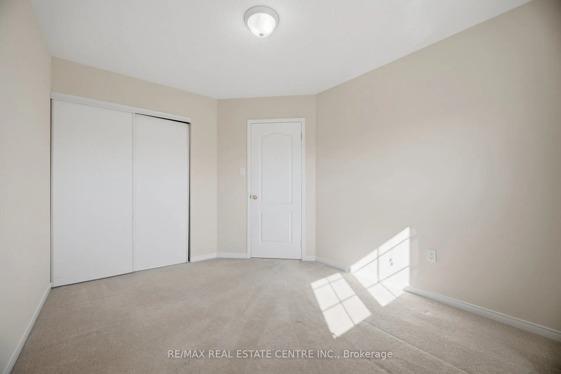 1323 MENEFY Place