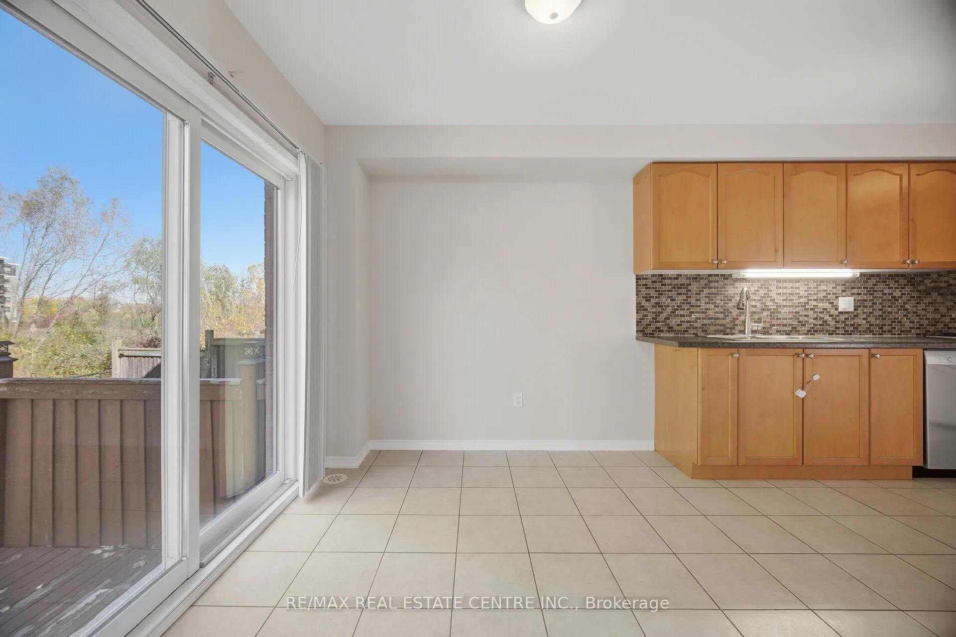 1323 MENEFY Place