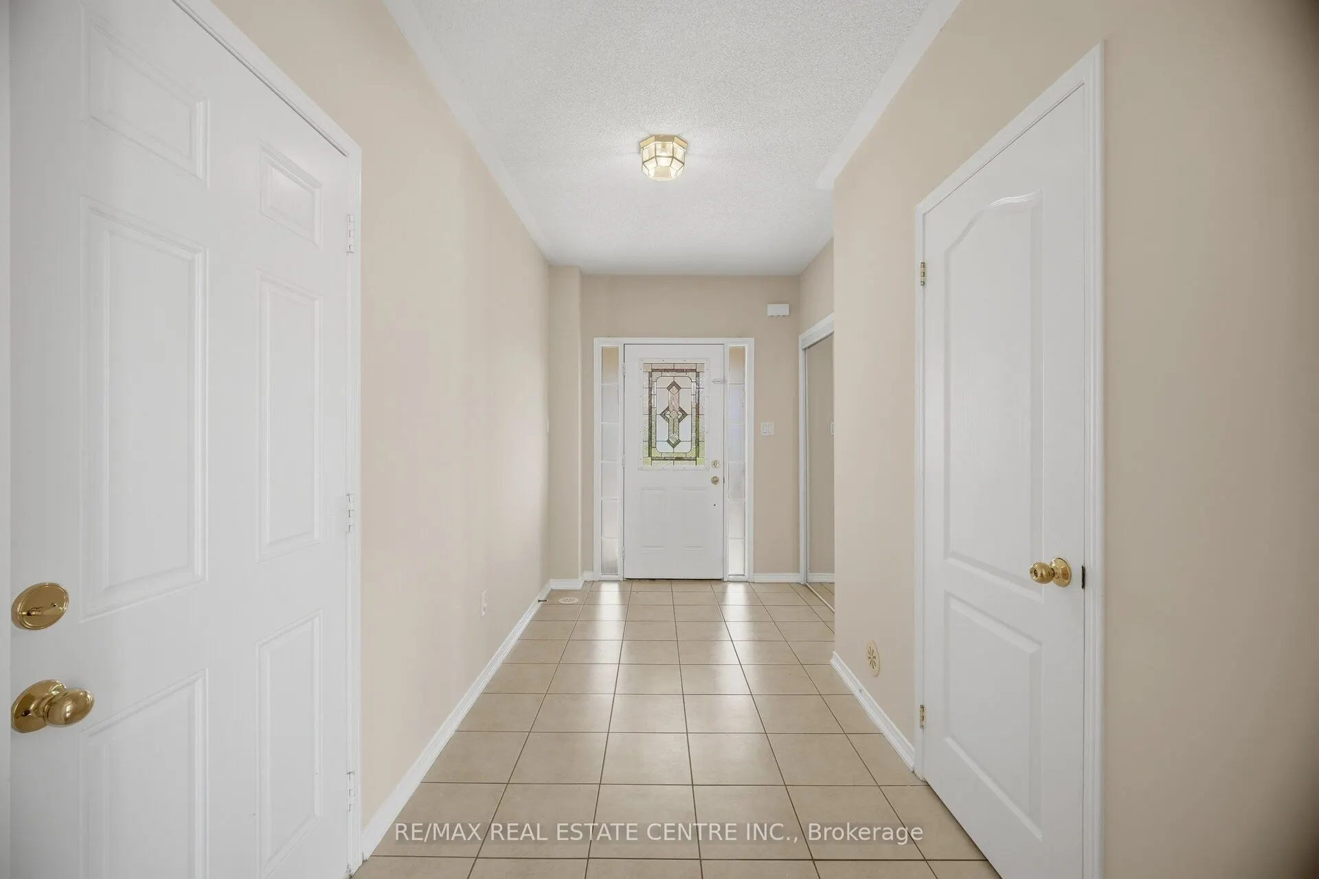 1323 MENEFY Place