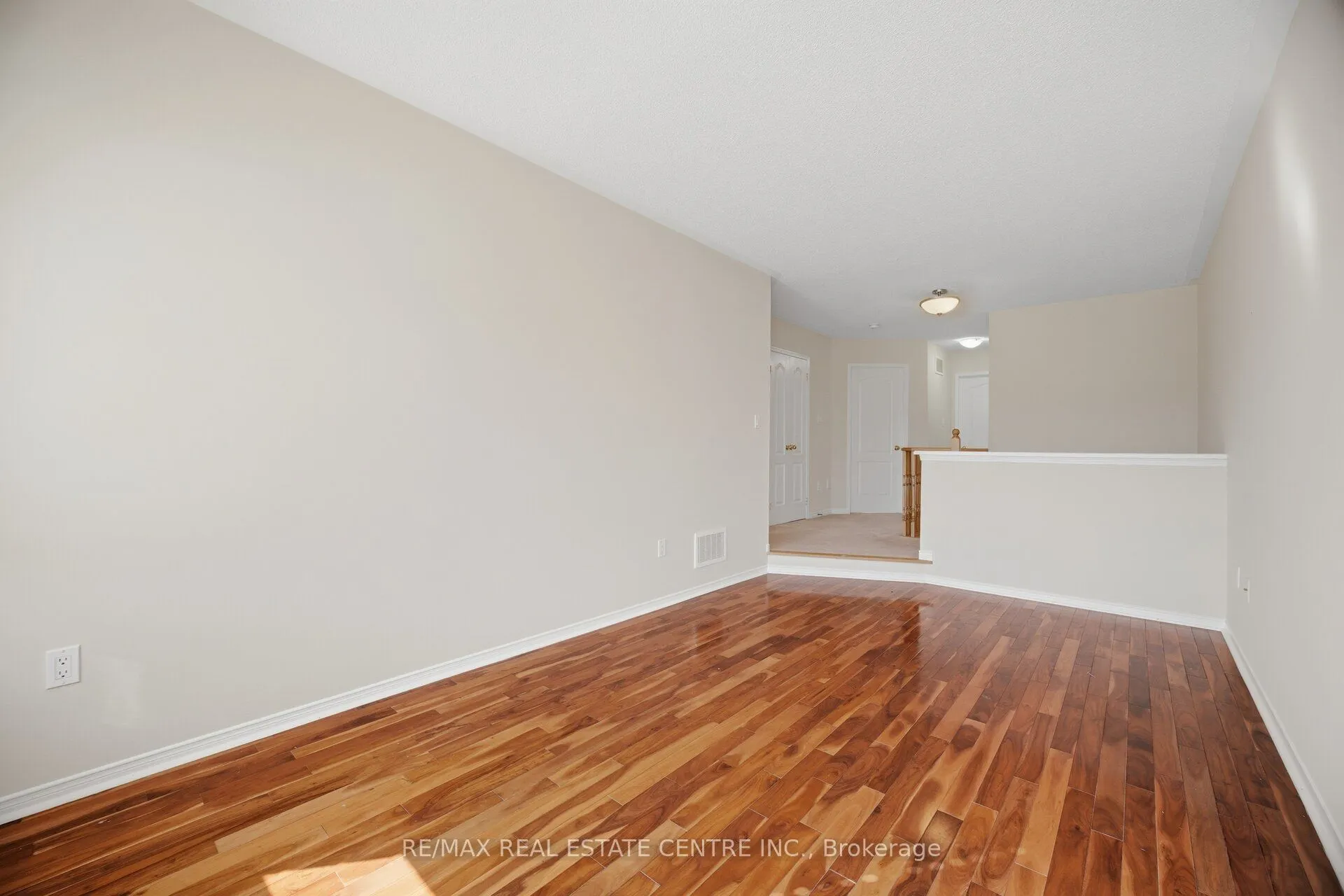 1323 MENEFY Place