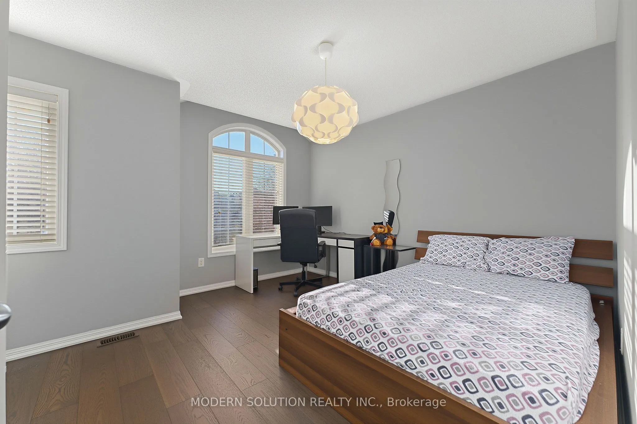 5 Woodcote Crescent