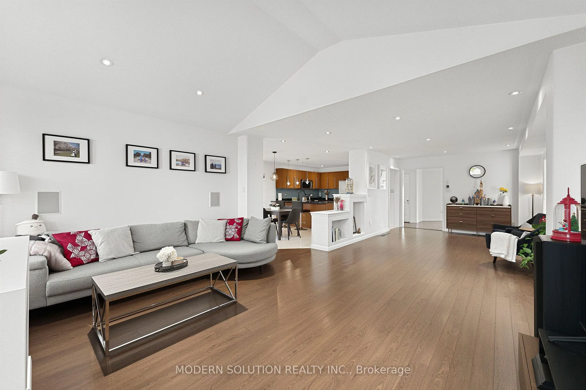 5 Woodcote Crescent