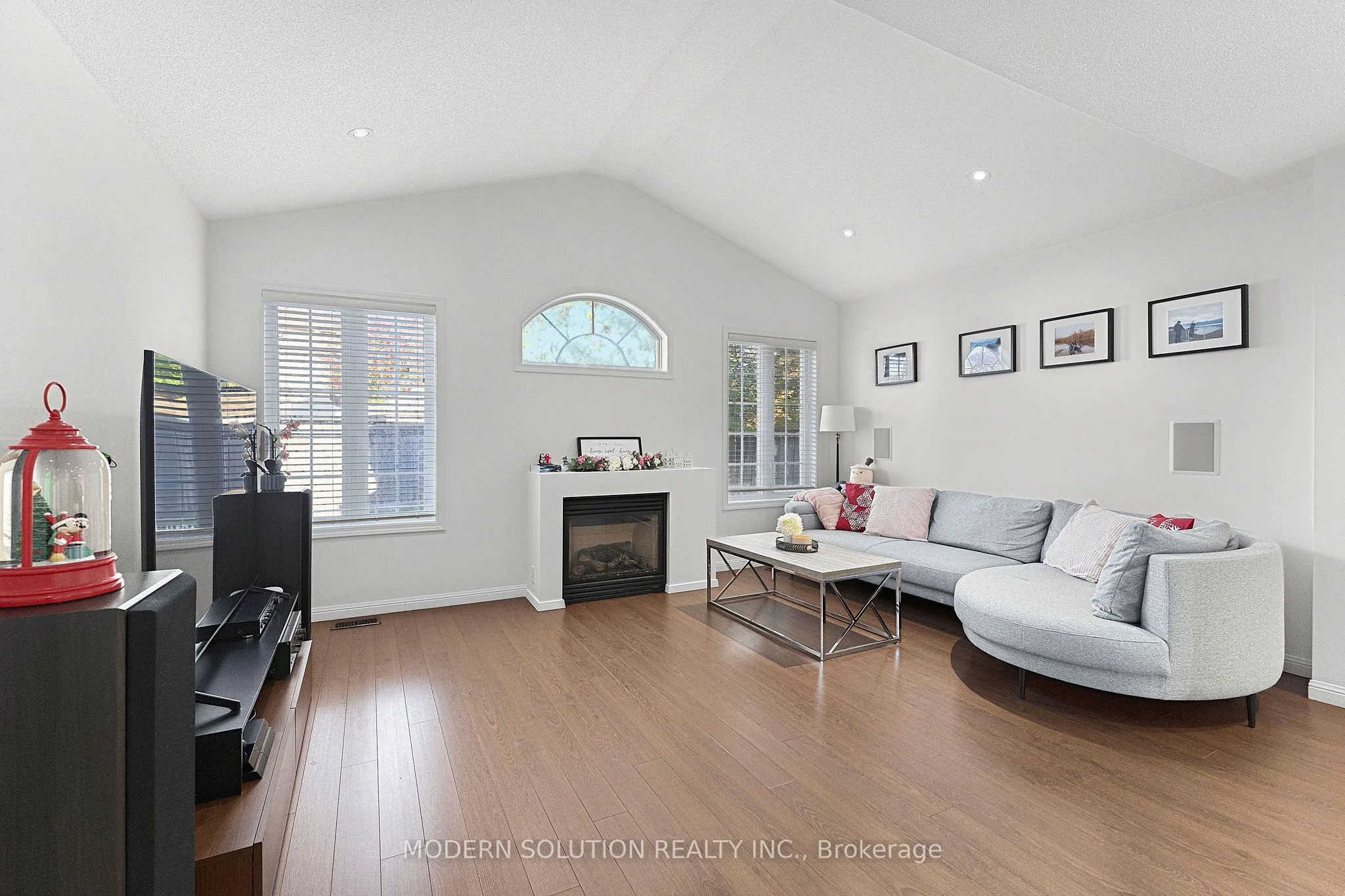 5 Woodcote Crescent