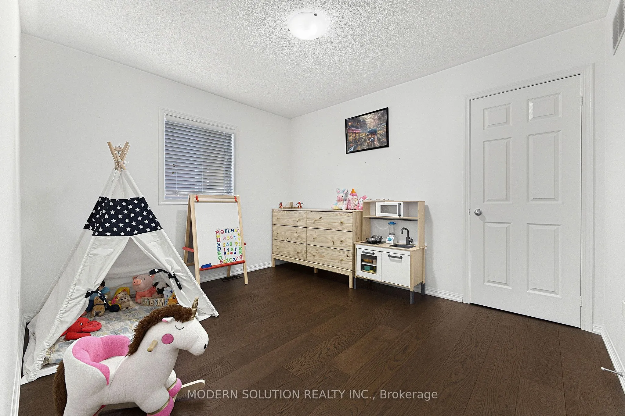 5 Woodcote Crescent
