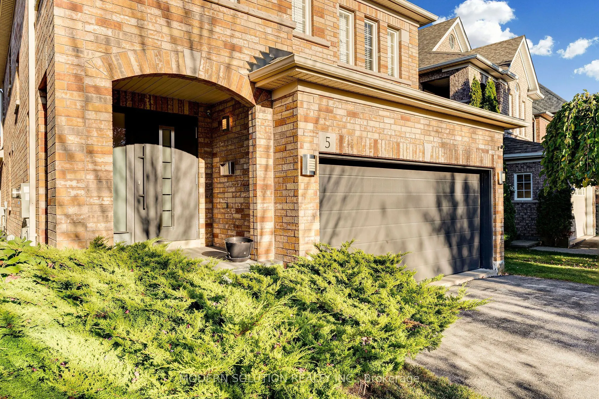 5 Woodcote Crescent