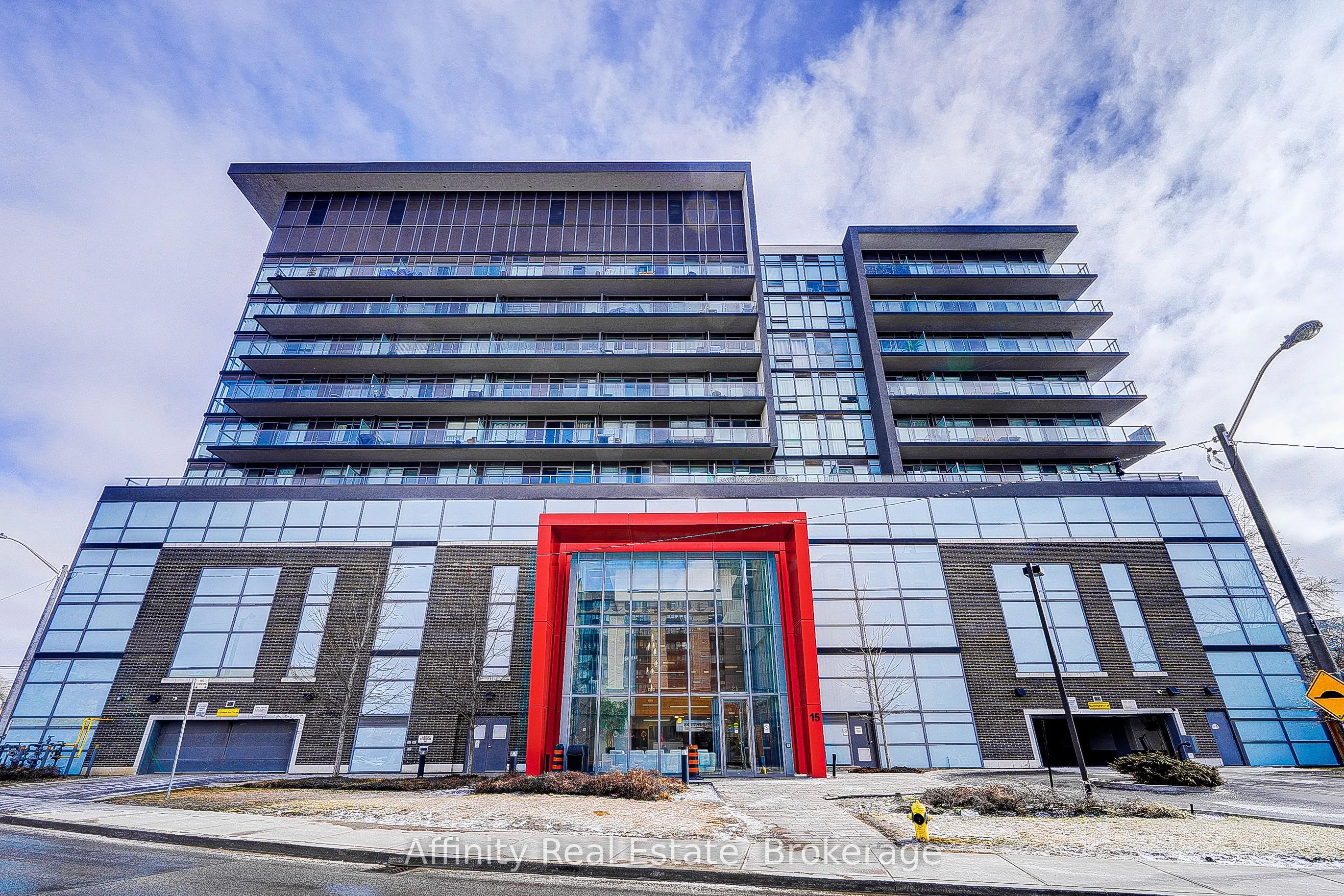 15 James Finlay Way #712