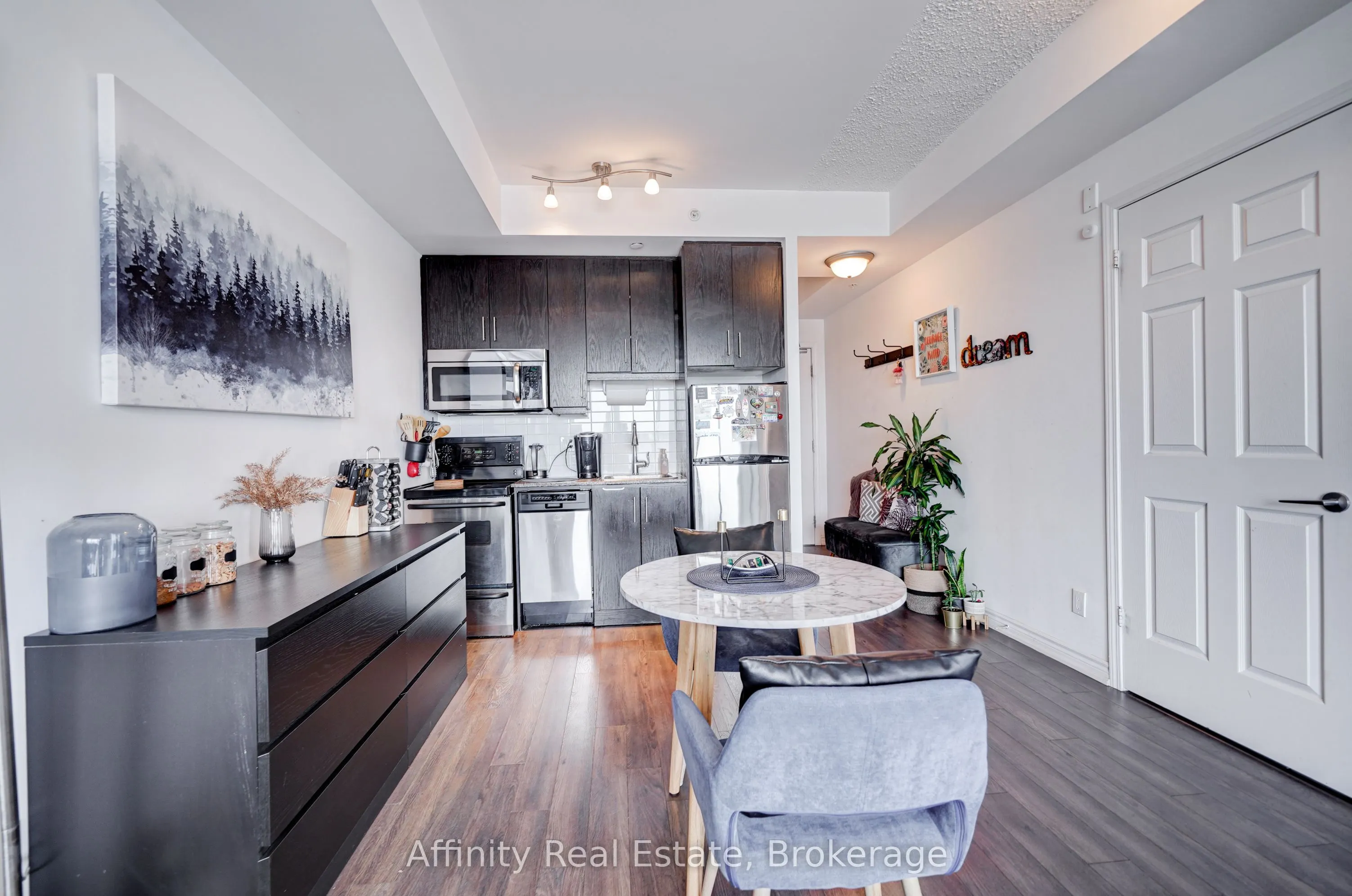 15 James Finlay Way #712