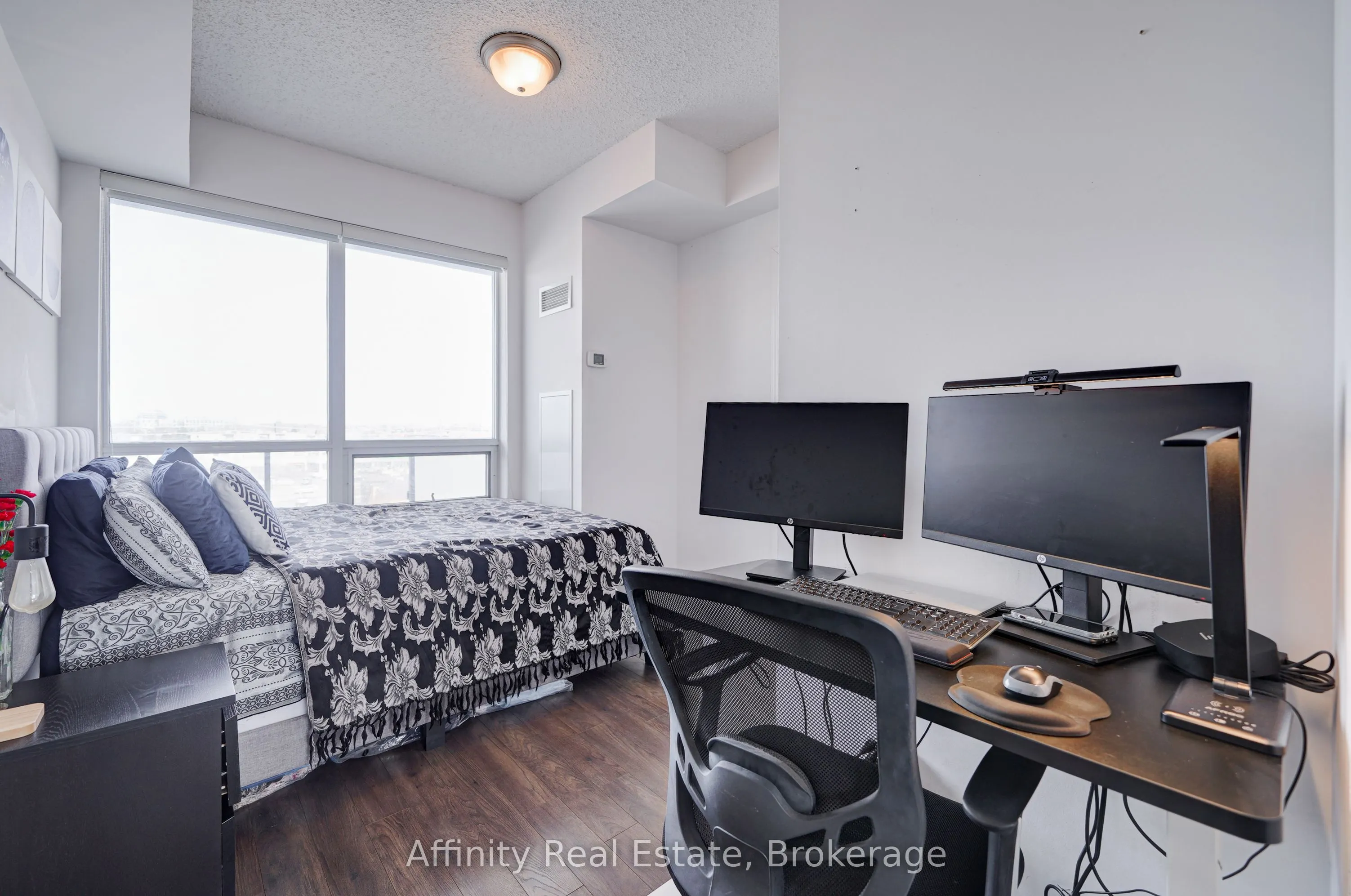 15 James Finlay Way #712