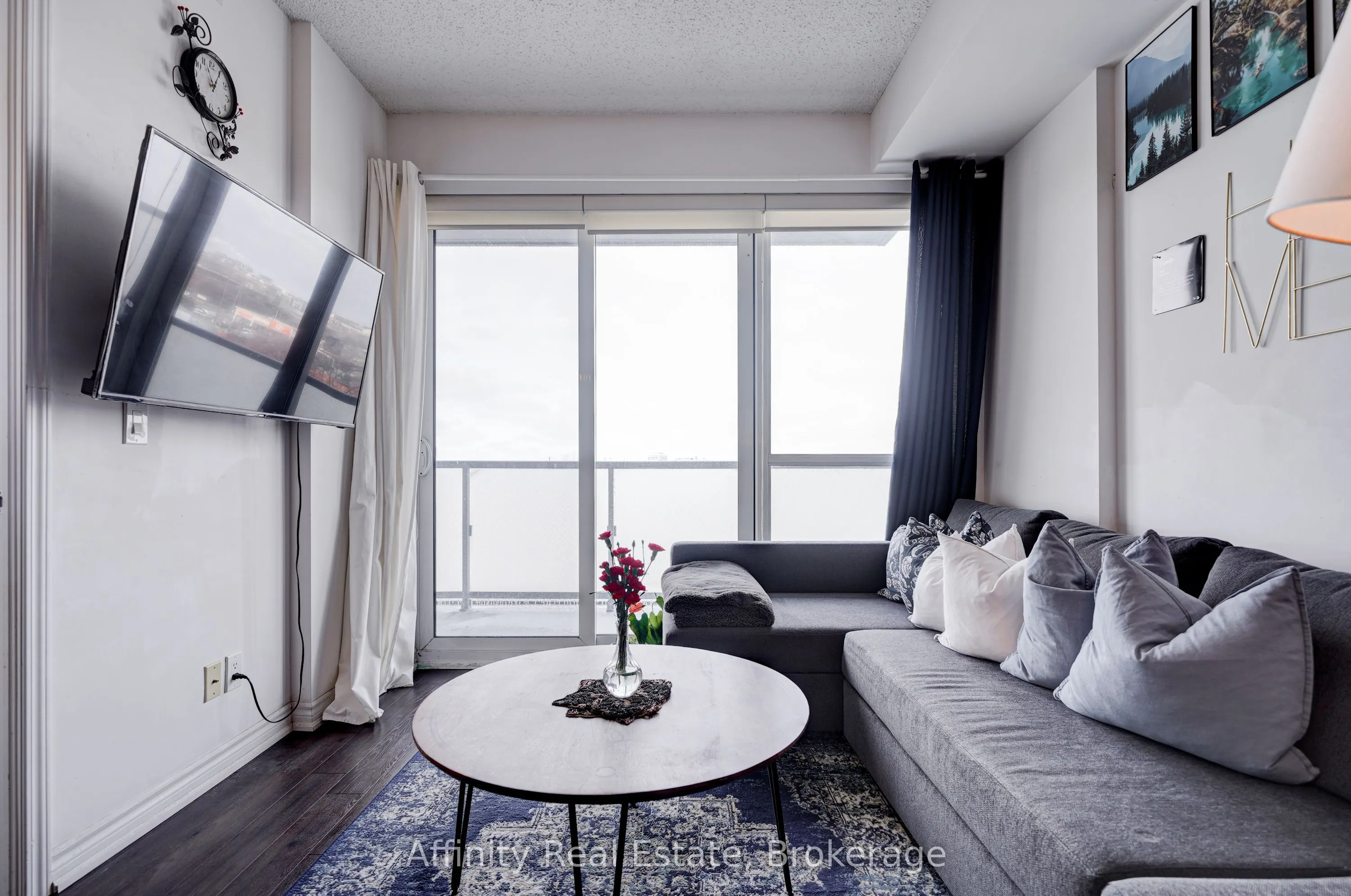 15 James Finlay Way #712